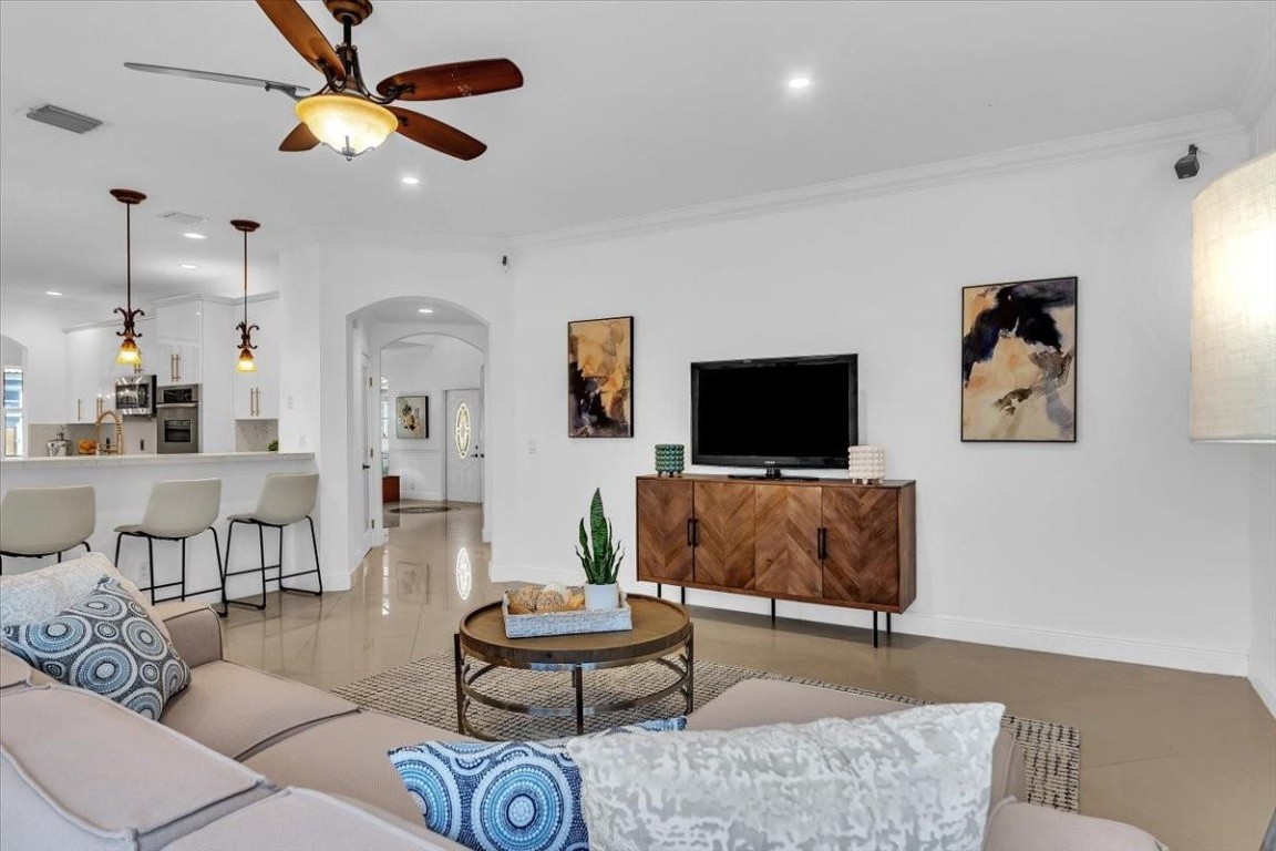 13702 NW 10th Ct Pembroke Pines, FL 33028