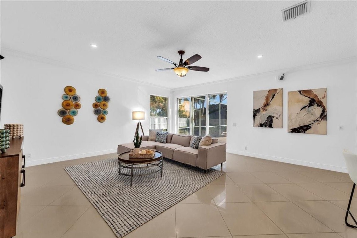 13702 NW 10th Ct Pembroke Pines, FL 33028