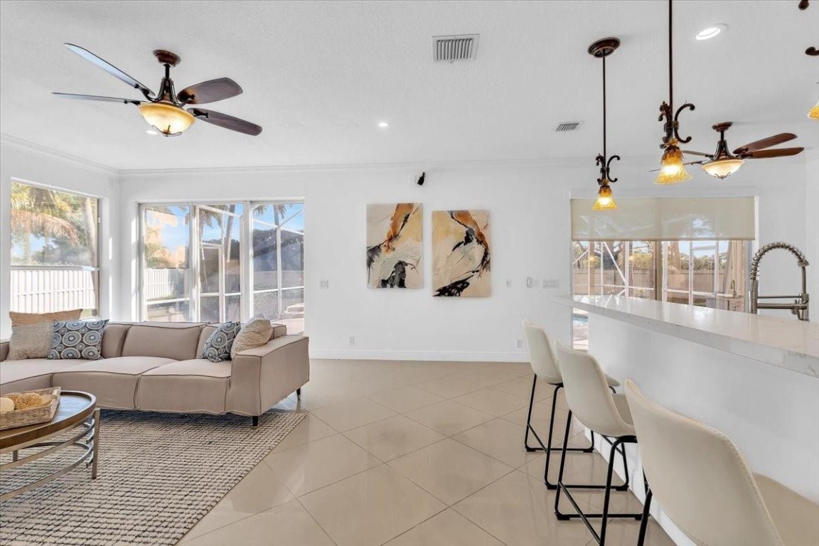 13702 NW 10th Ct Pembroke Pines, FL 33028