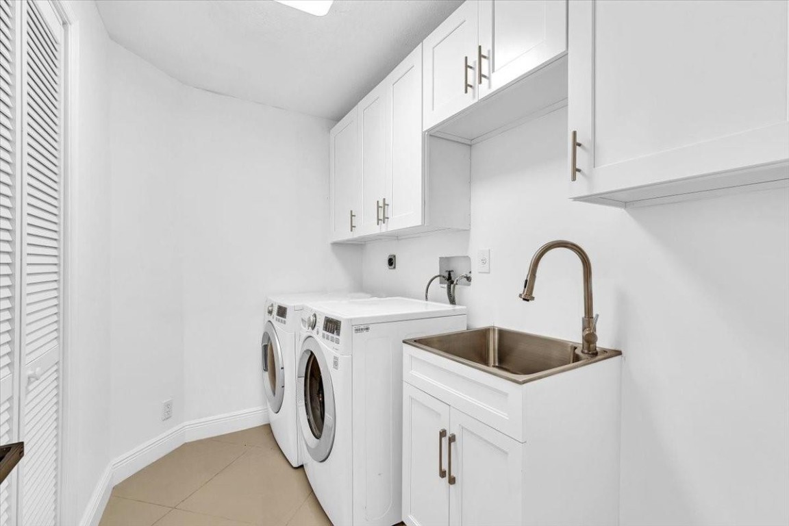 13702 NW 10th Ct Pembroke Pines, FL 33028