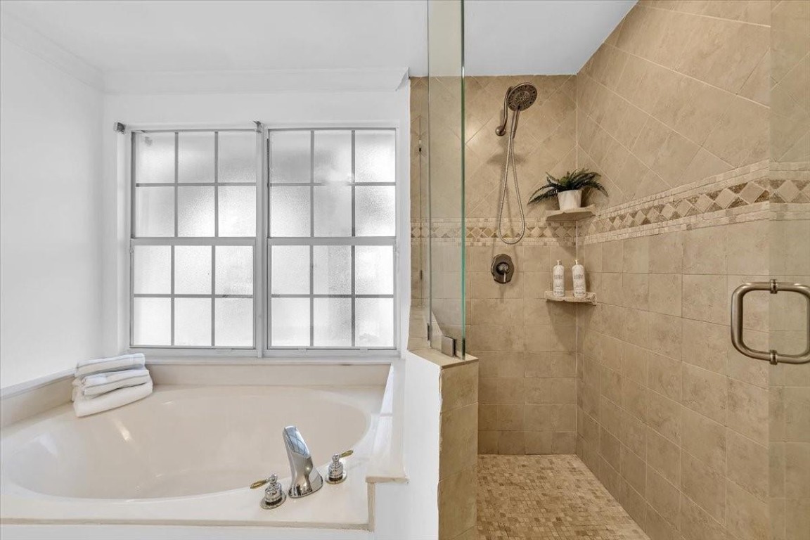 13702 NW 10th Ct Pembroke Pines, FL 33028