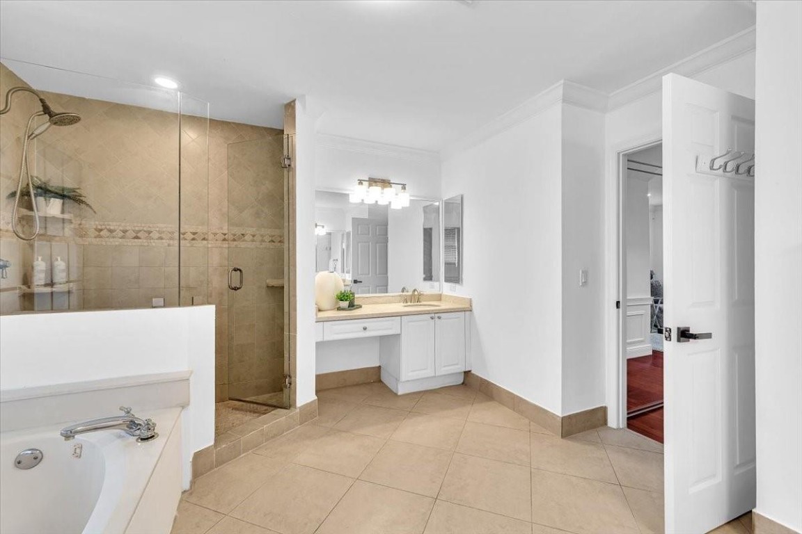 13702 NW 10th Ct Pembroke Pines, FL 33028