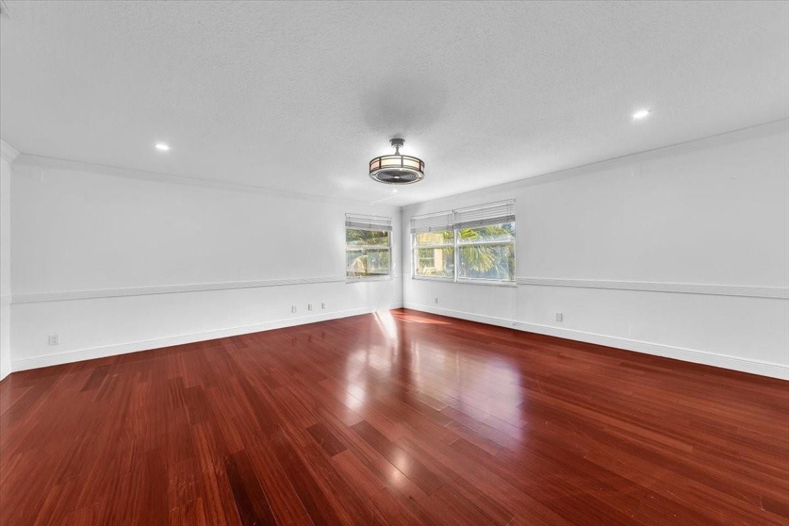 13702 NW 10th Ct Pembroke Pines, FL 33028