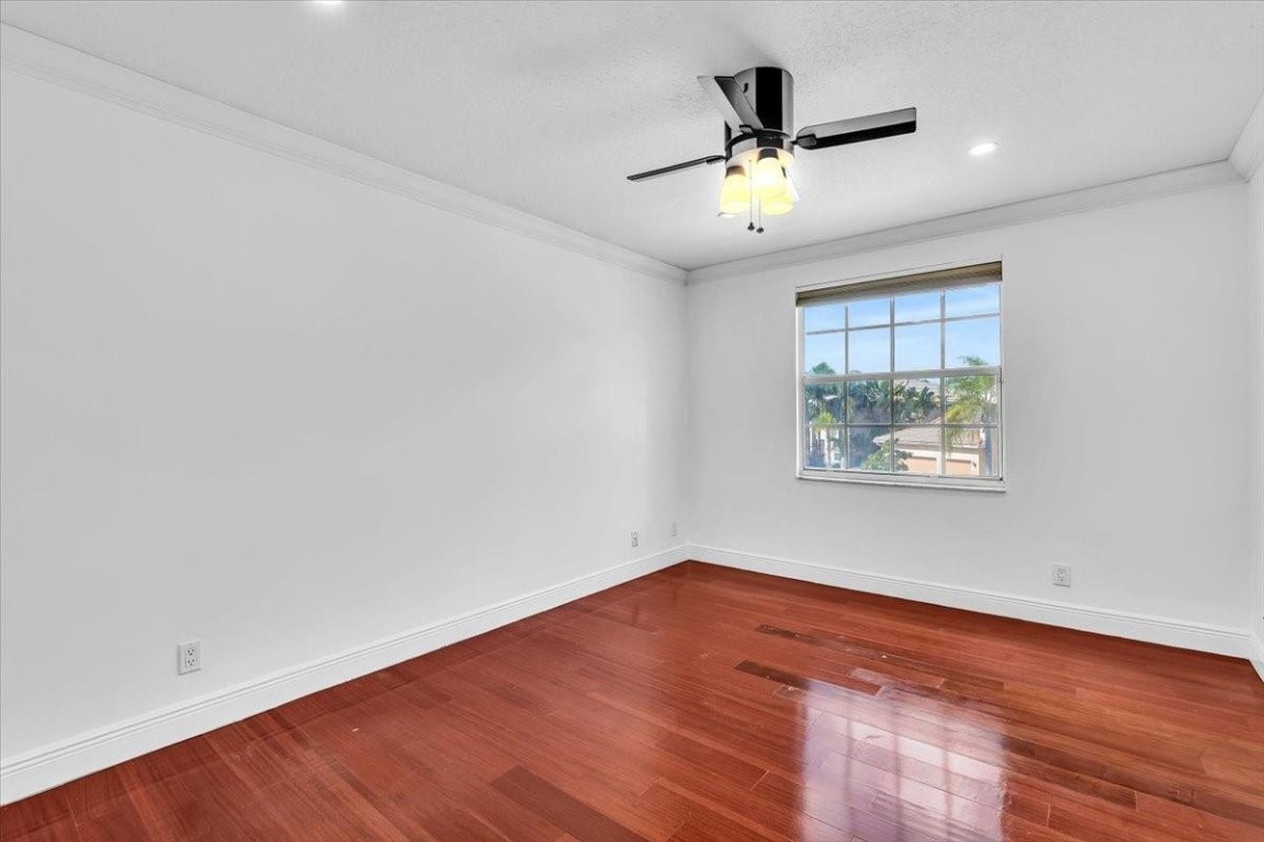 13702 NW 10th Ct Pembroke Pines, FL 33028