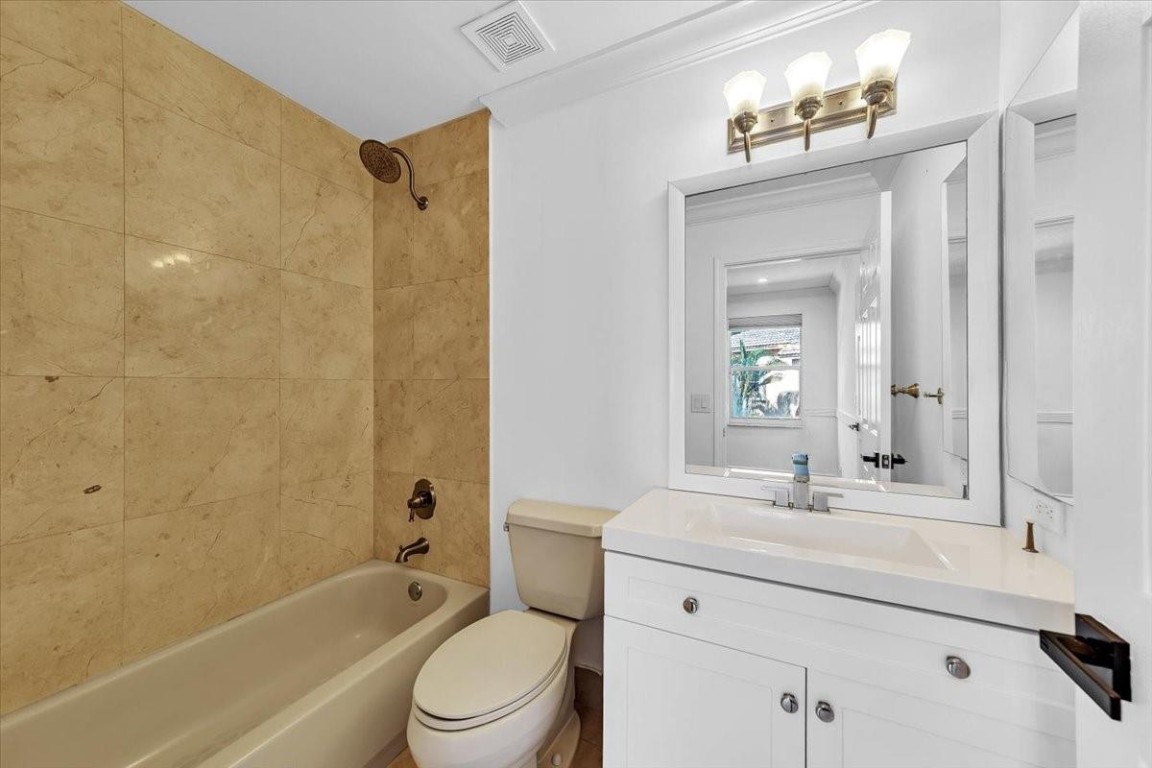 13702 NW 10th Ct Pembroke Pines, FL 33028