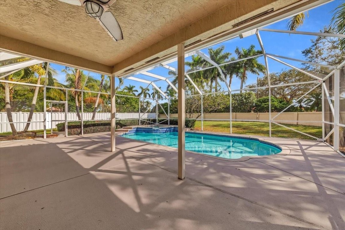 13702 NW 10th Ct Pembroke Pines, FL 33028