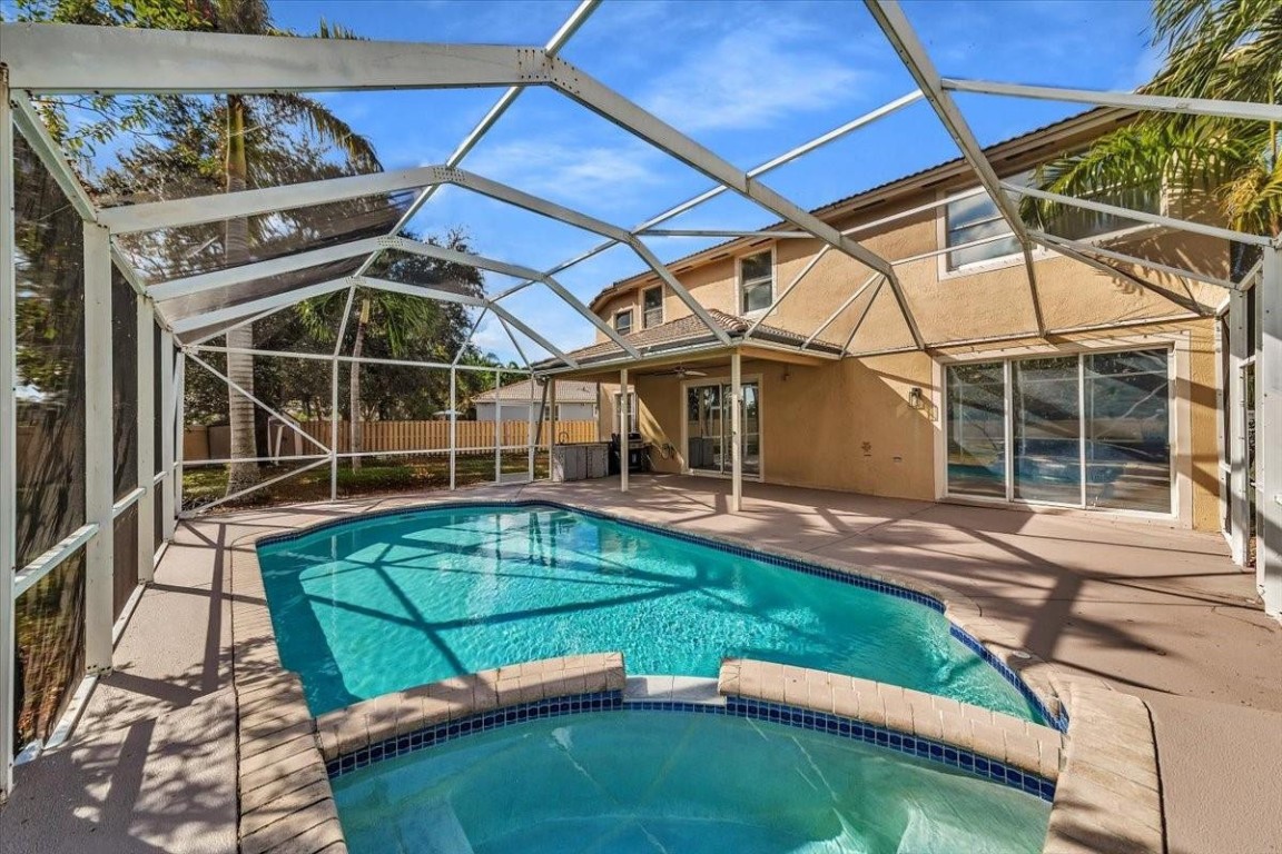 13702 NW 10th Ct Pembroke Pines, FL 33028