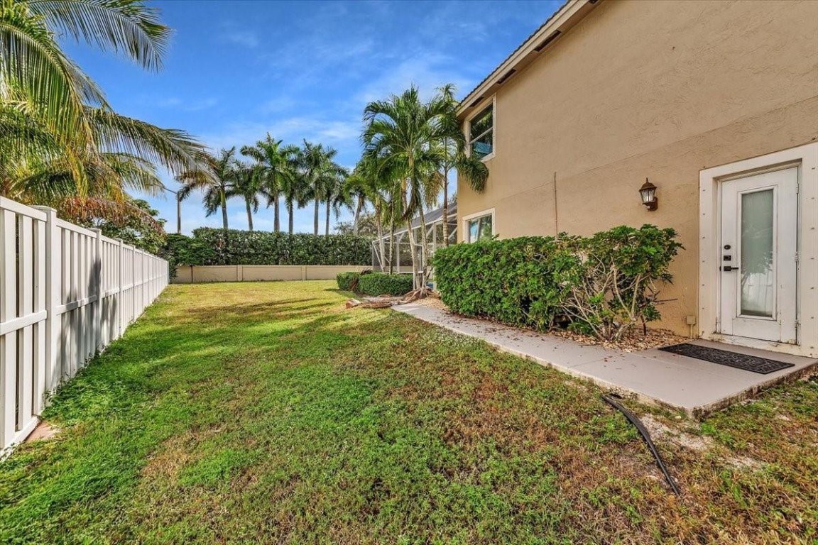 13702 NW 10th Ct Pembroke Pines, FL 33028