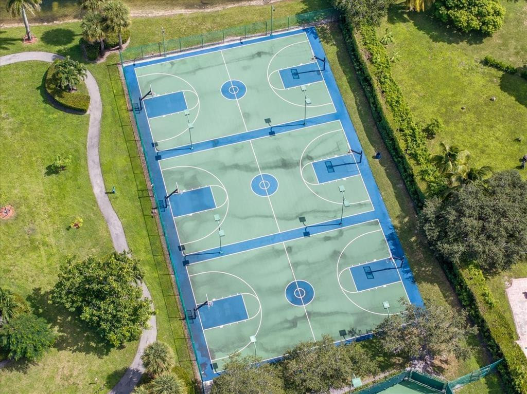 13702 NW 10th Ct Pembroke Pines, FL 33028