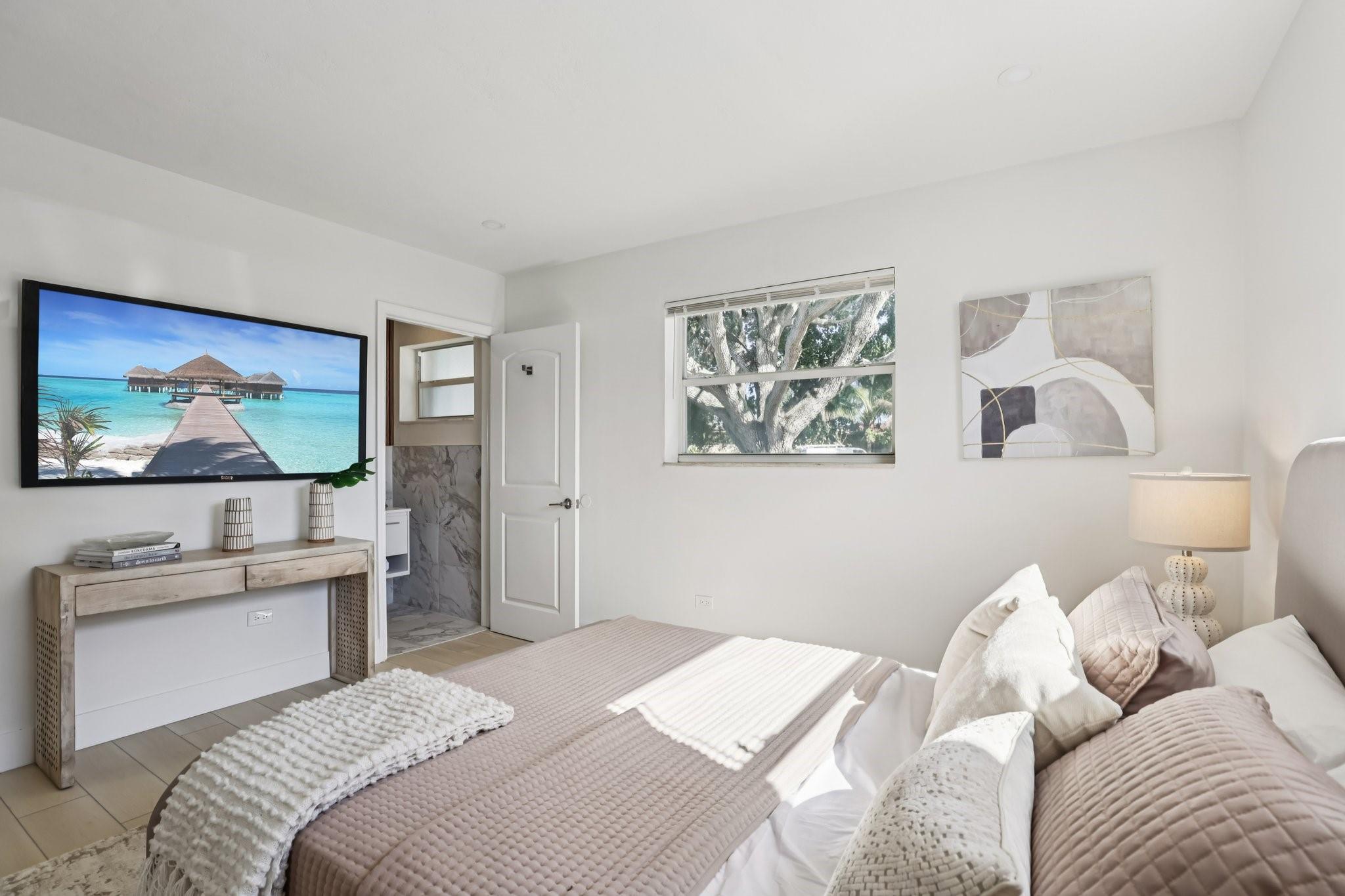 1040 N 74th Way Hollywood, FL 33024