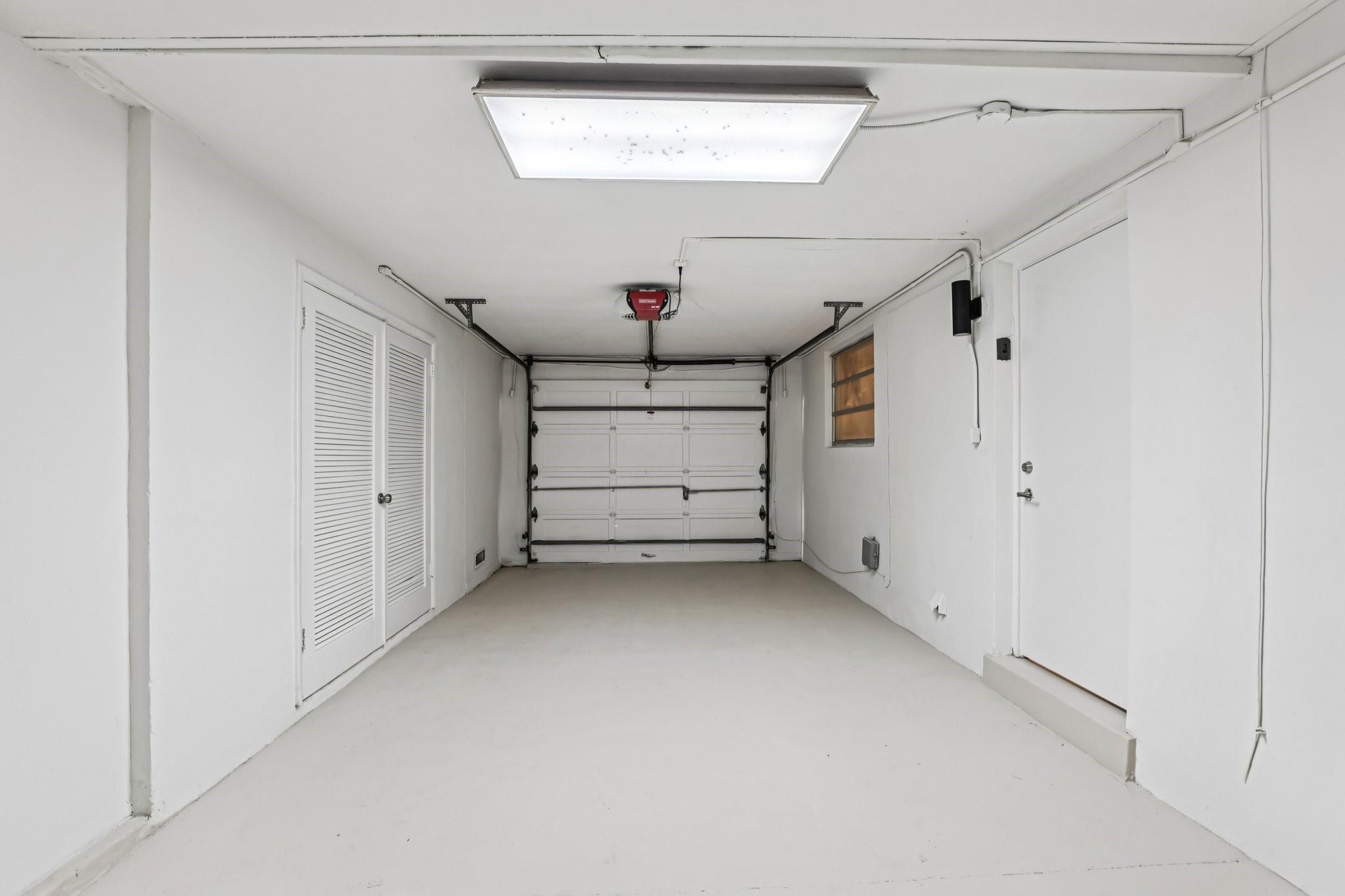 1040 N 74th Way Hollywood, FL 33024