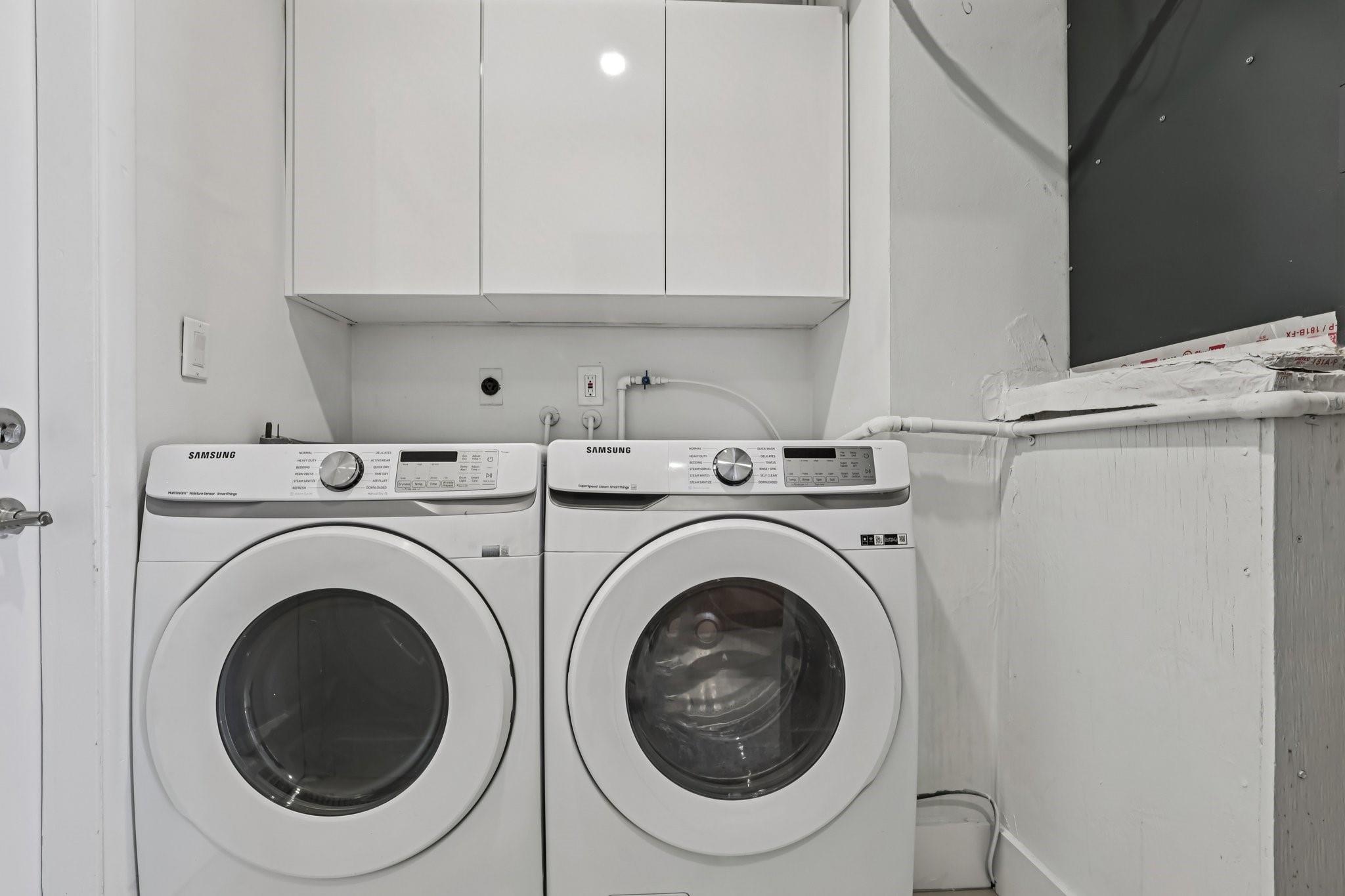 1040 N 74th Way Hollywood, FL 33024