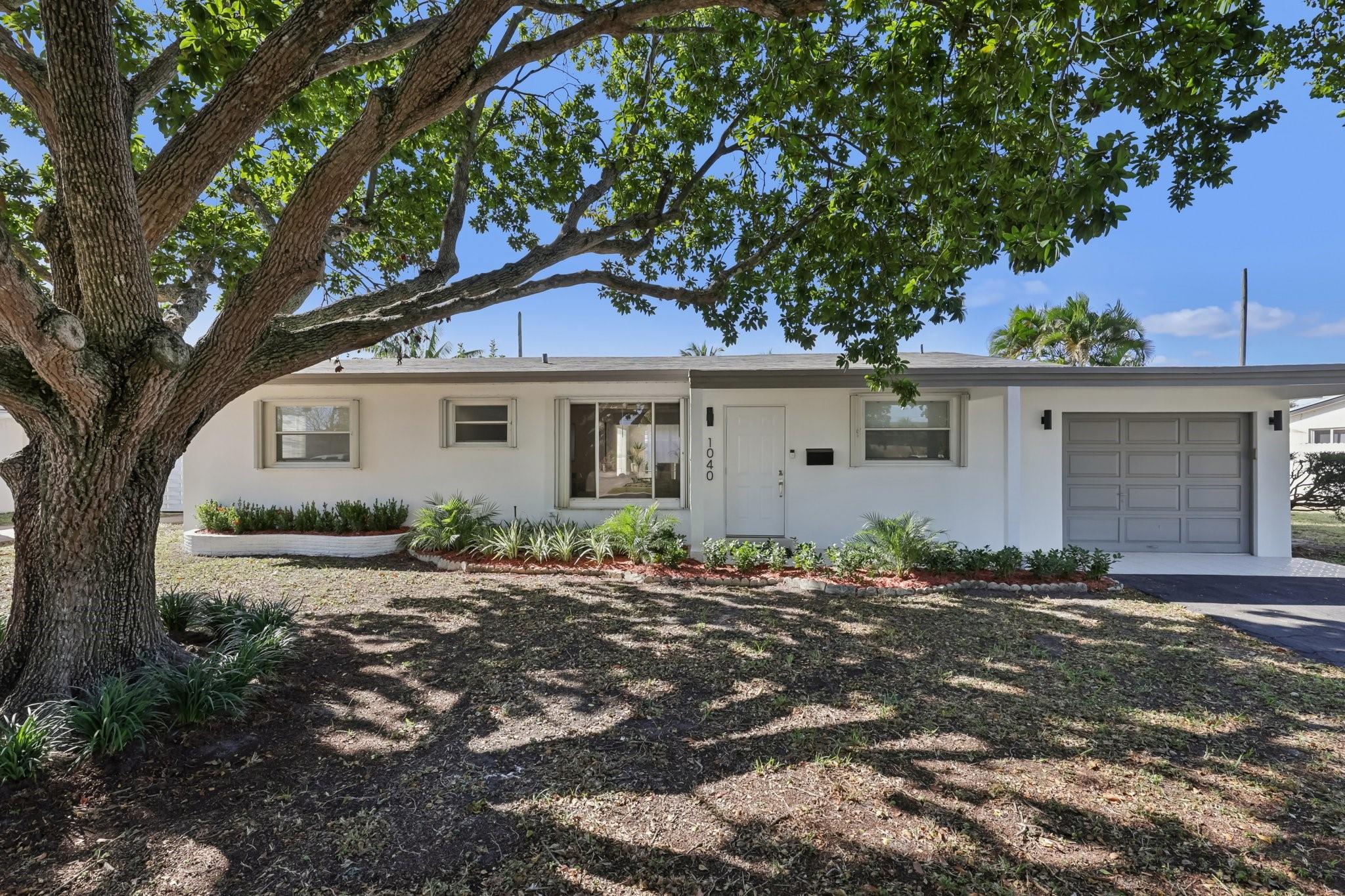 1040 N 74th Way Hollywood, FL 33024