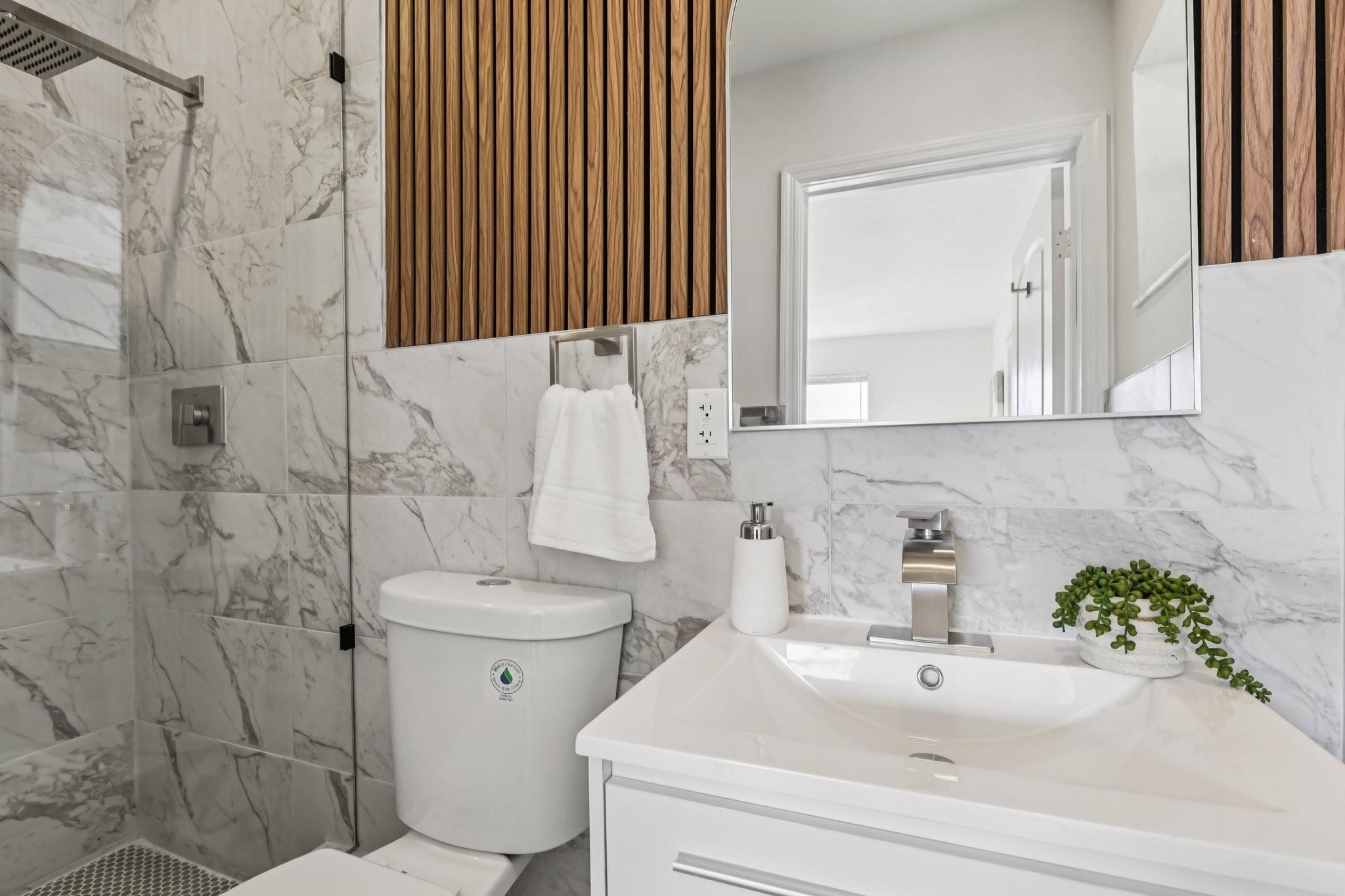 1040 N 74th Way Hollywood, FL 33024