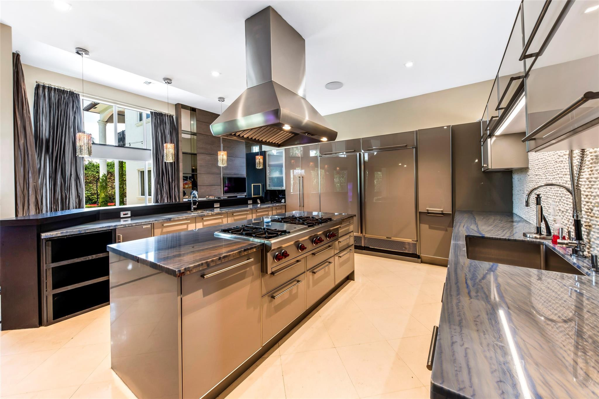 1203 NW 121st Plantation, FL 33323