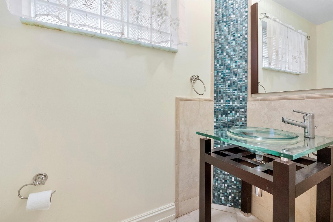 10019 NW 5th Plantation, FL 33324