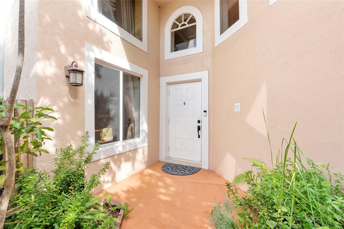 10019 NW 5th Plantation, FL 33324