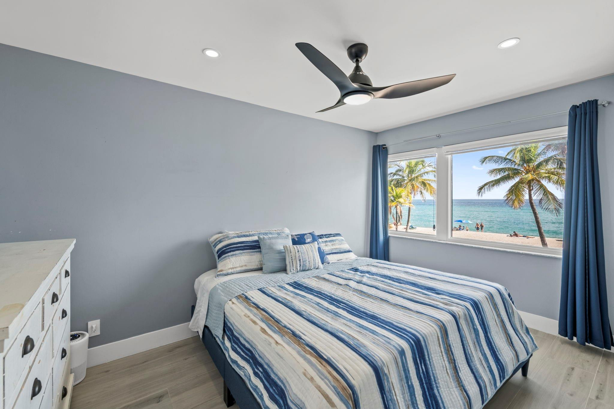 2203 N Surf Hollywood, FL 33019