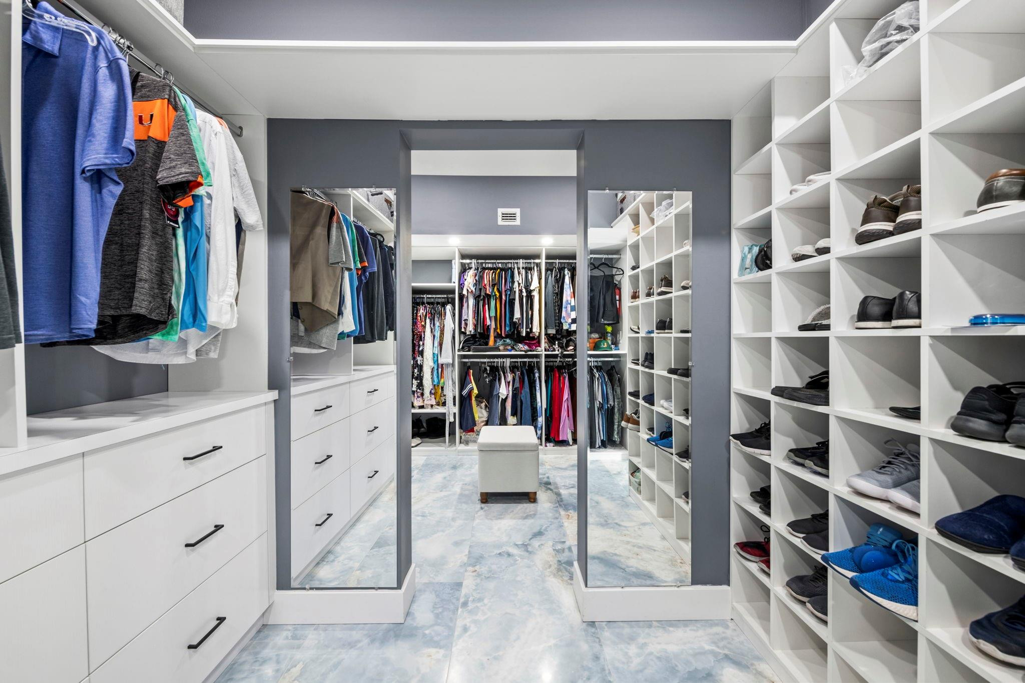 2203 N Surf Hollywood, FL 33019