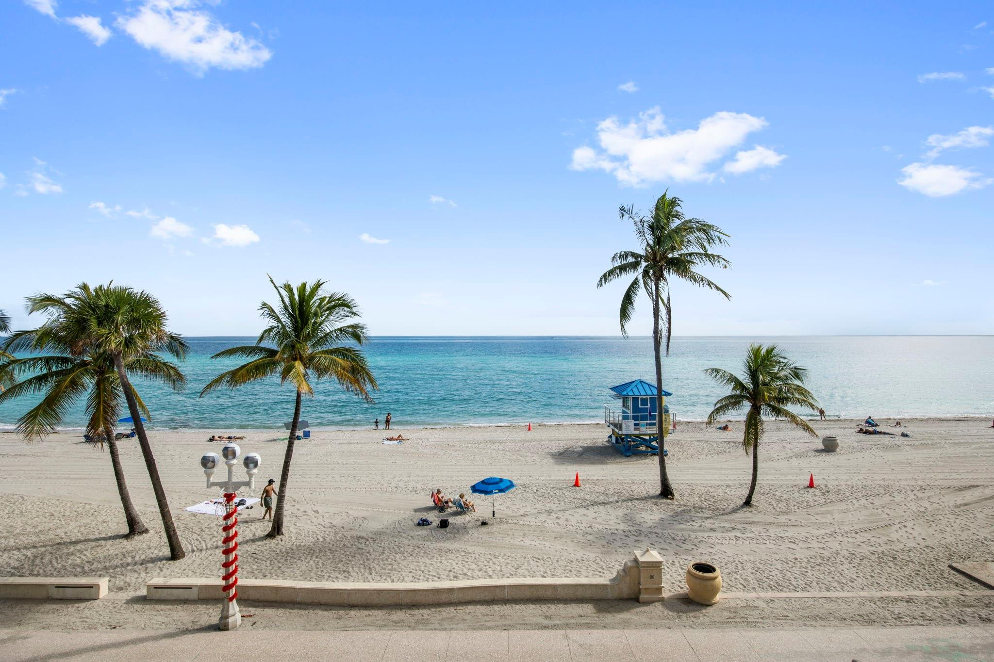 2203 N Surf Hollywood, FL 33019