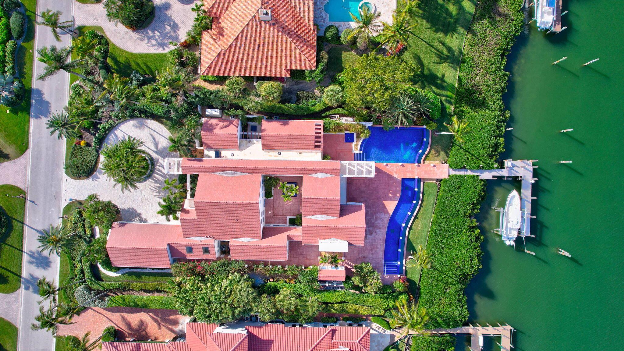 6996 SE Harbor Cir Stuart, FL 34996 6996 SE Harbor Cir Stuart, FL 34996