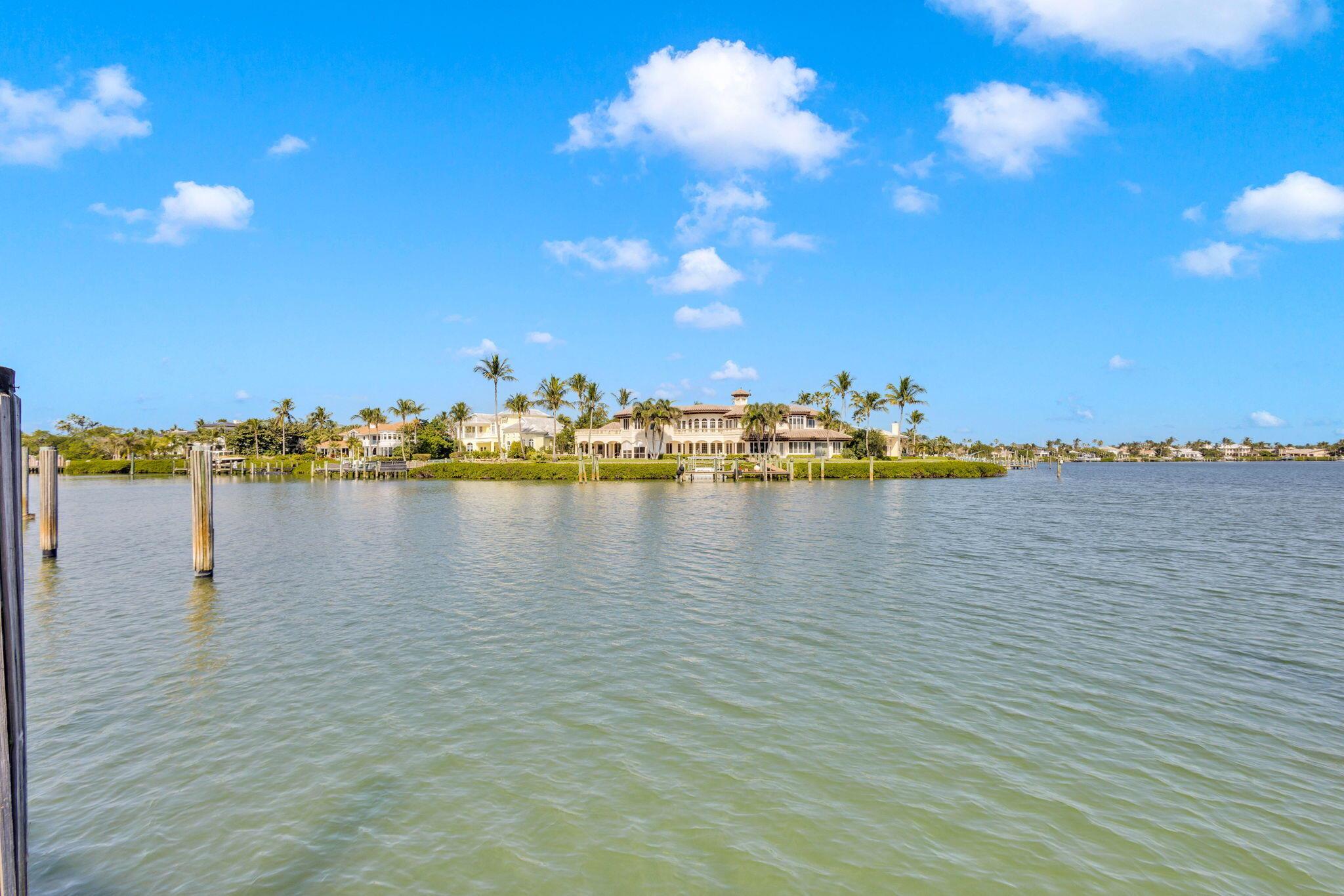 6996 SE Harbor Cir Stuart, FL 34996 6996 SE Harbor Cir Stuart, FL 34996