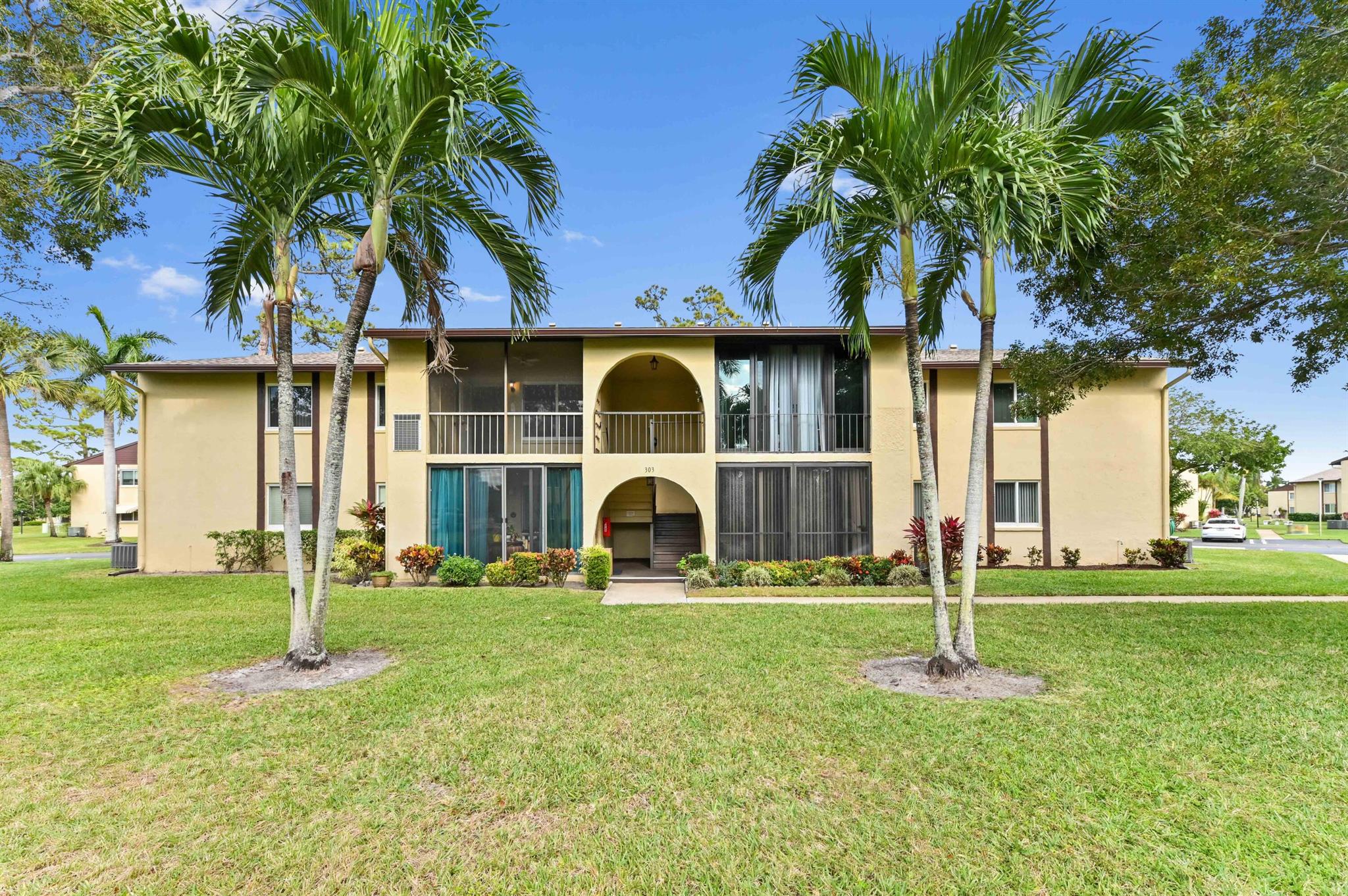 303 Pine Rdg Cir #C-2