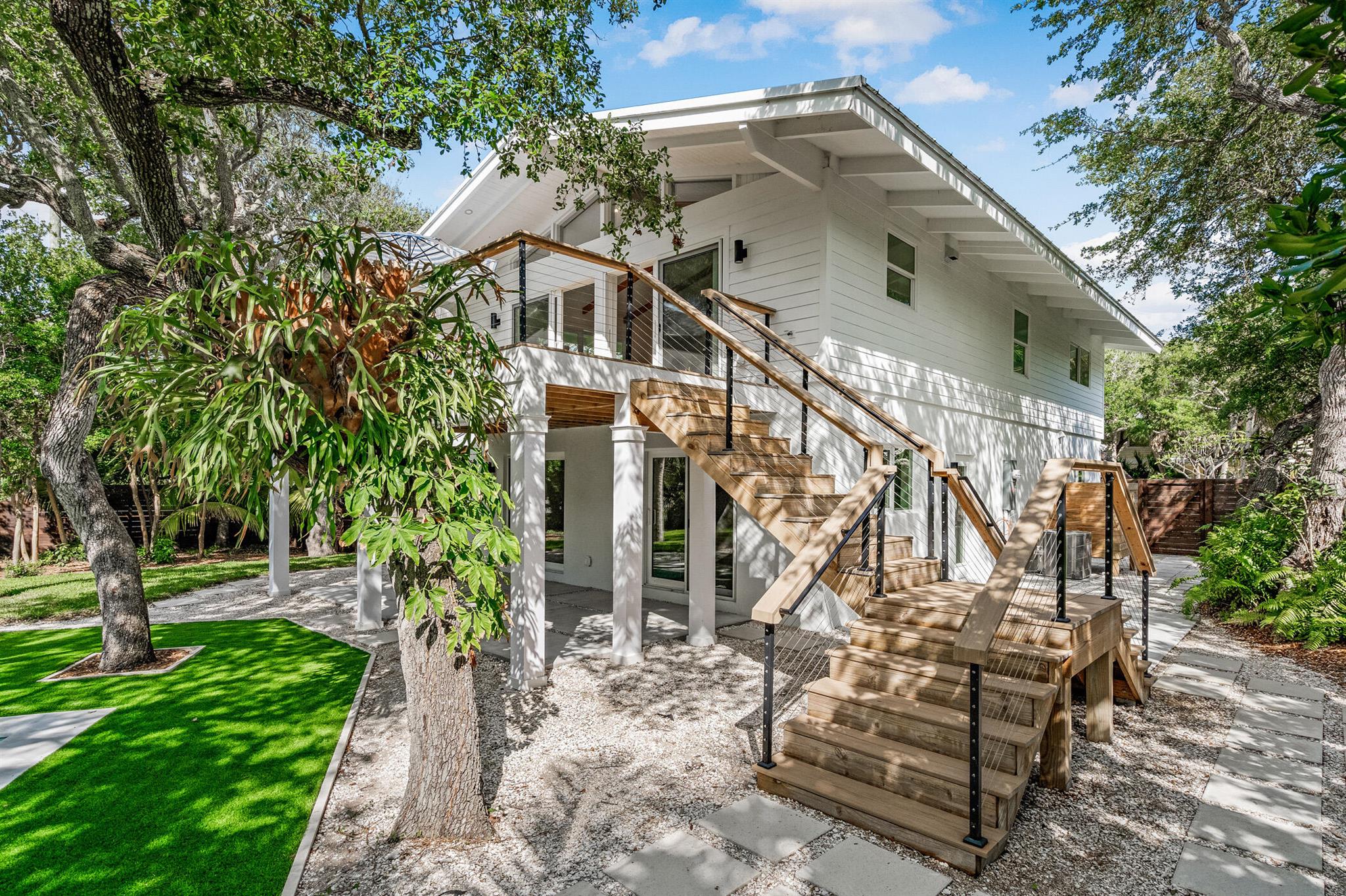 1881 E Pebble Path Vero Beach, FL 32963