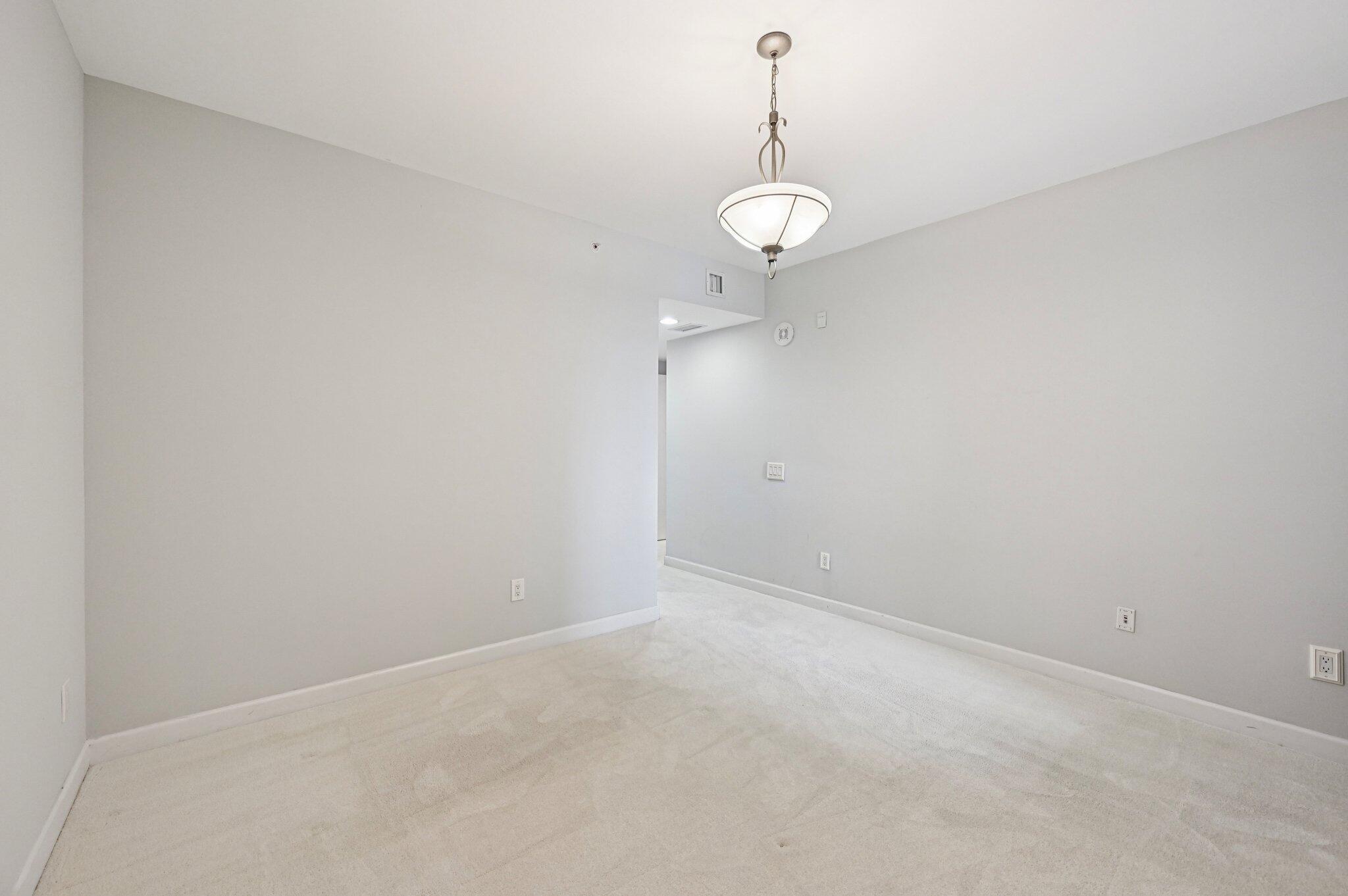 2650 Lake Shr Dr #1006 Riviera Beach, FL 33404