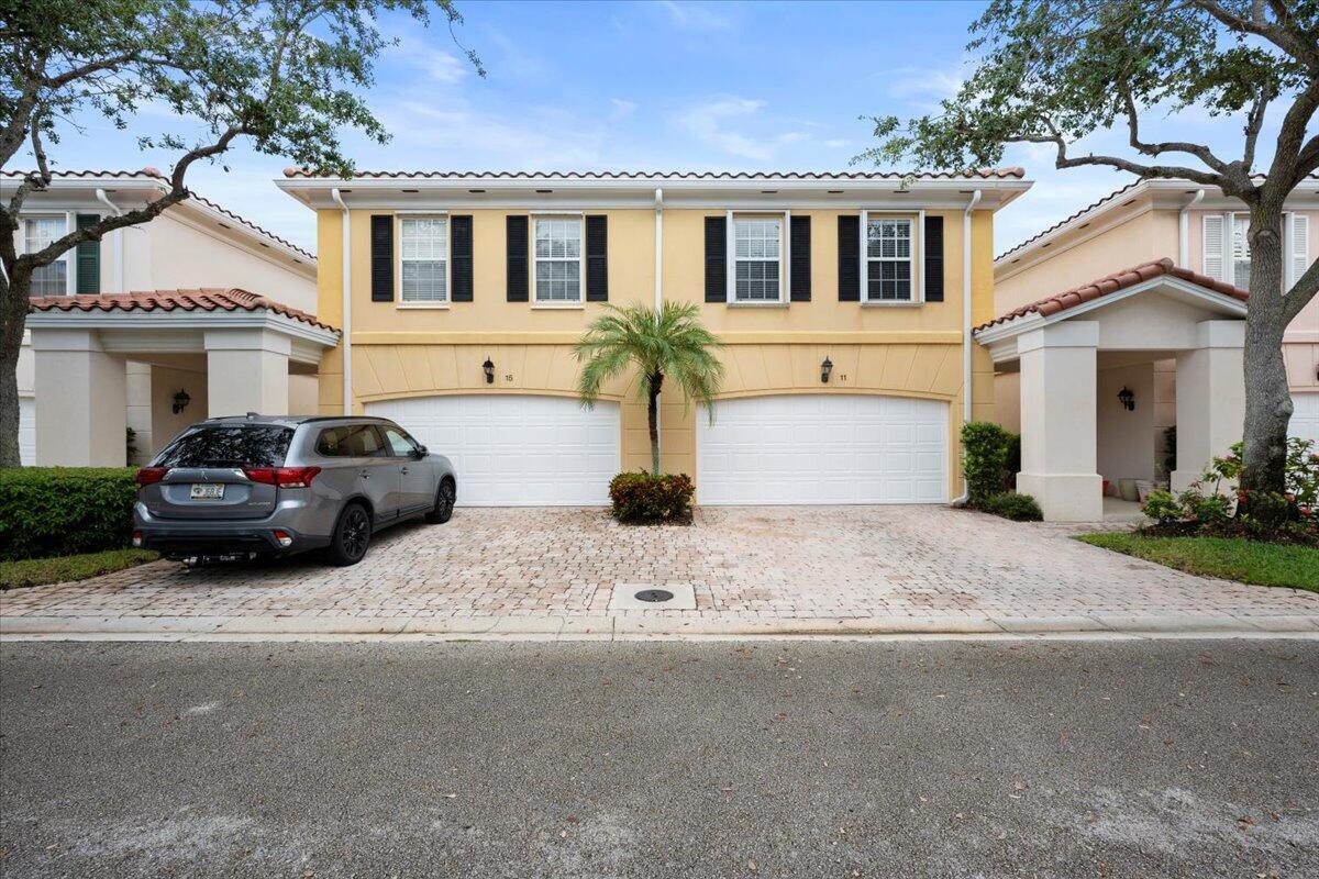 11 Live Oak Cir #11
