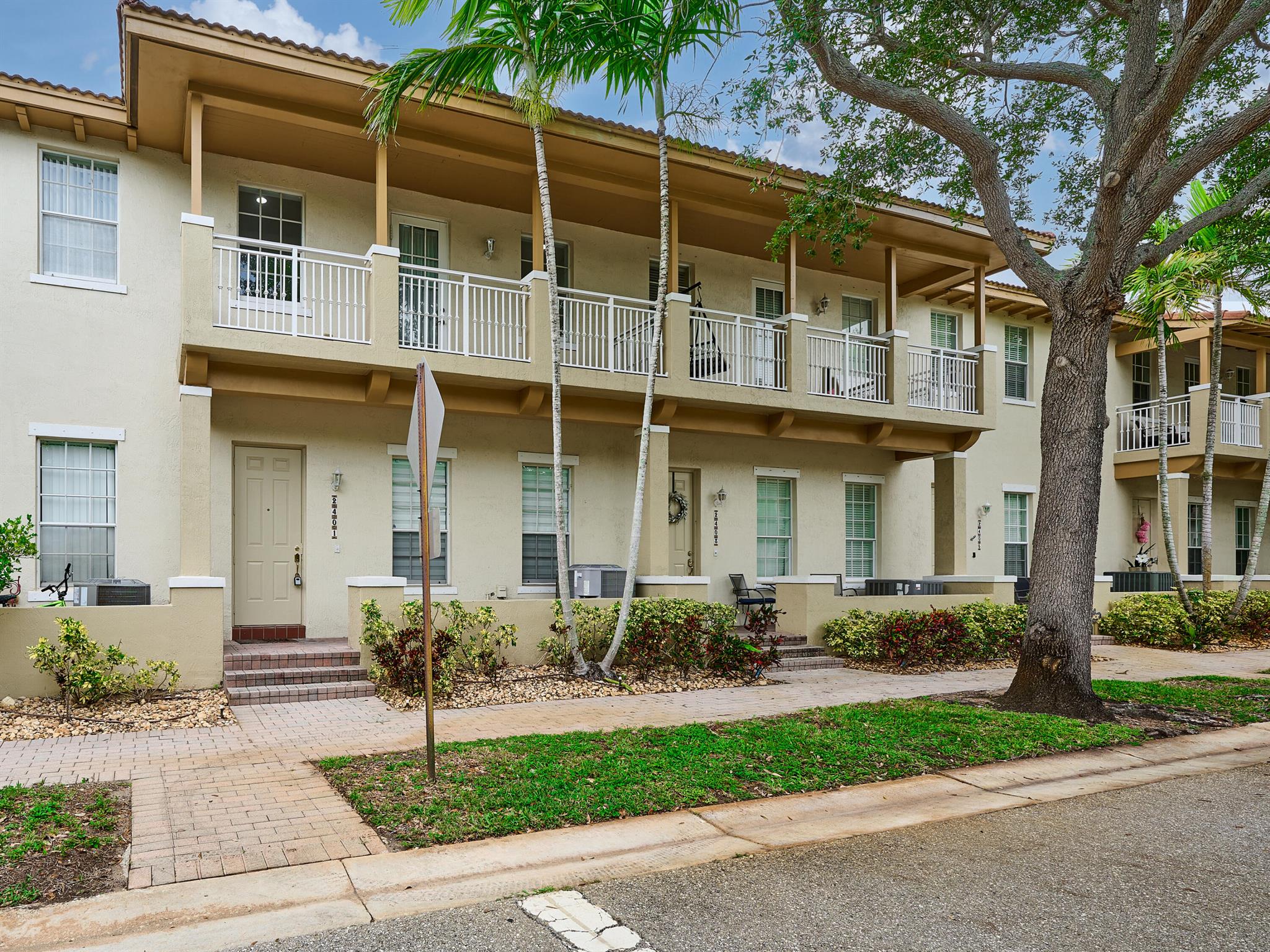 2401 NW 7th St