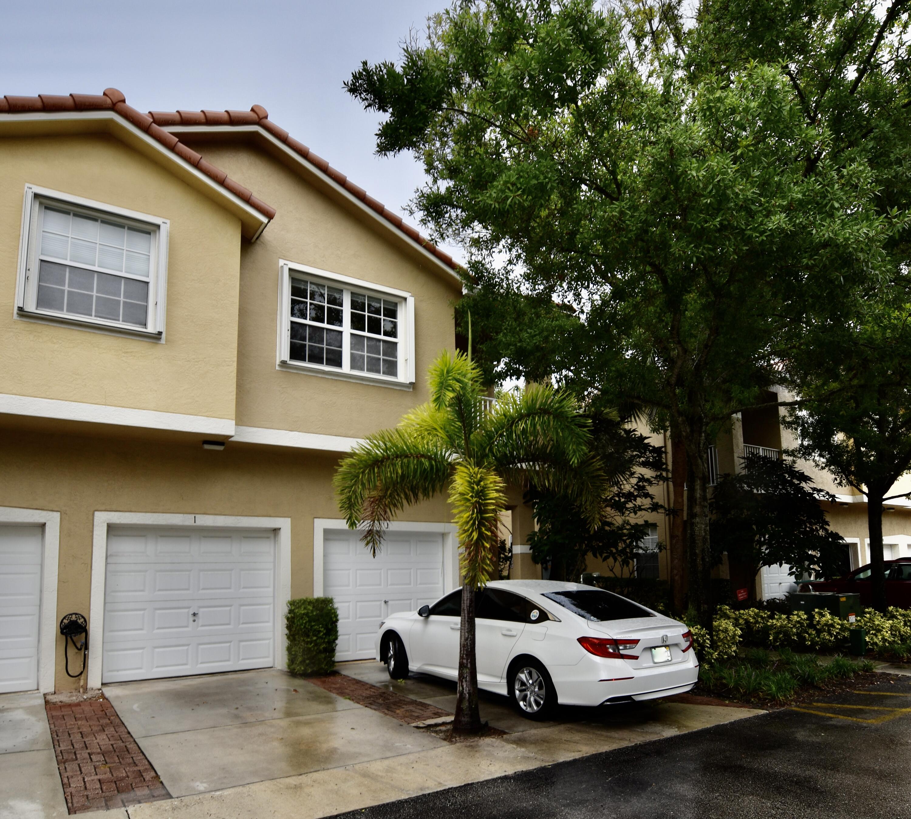 106 Lighthouse Cir #J