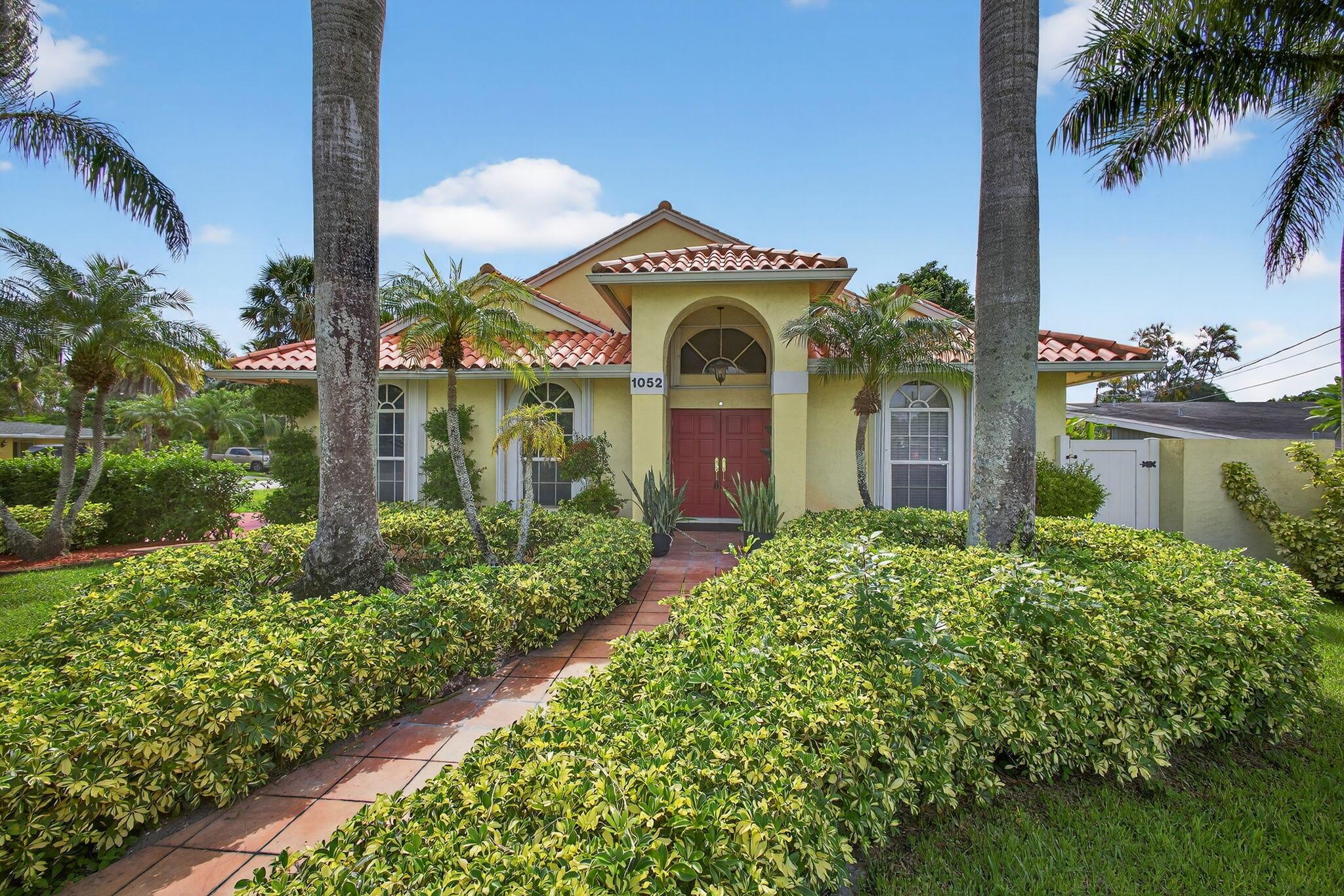 1052 W Shore Dr