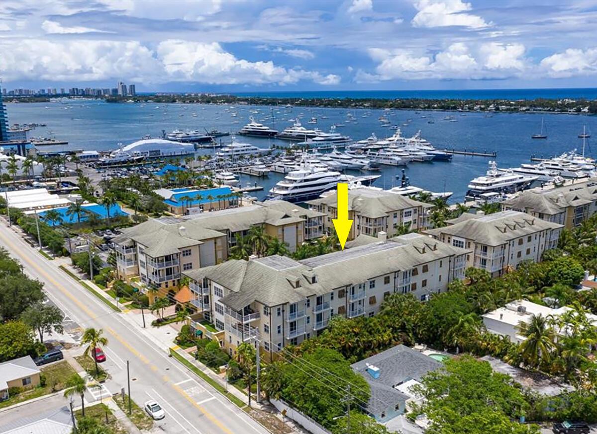 3940 N Flagler Dr #402