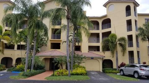300 Uno Lago Dr #103