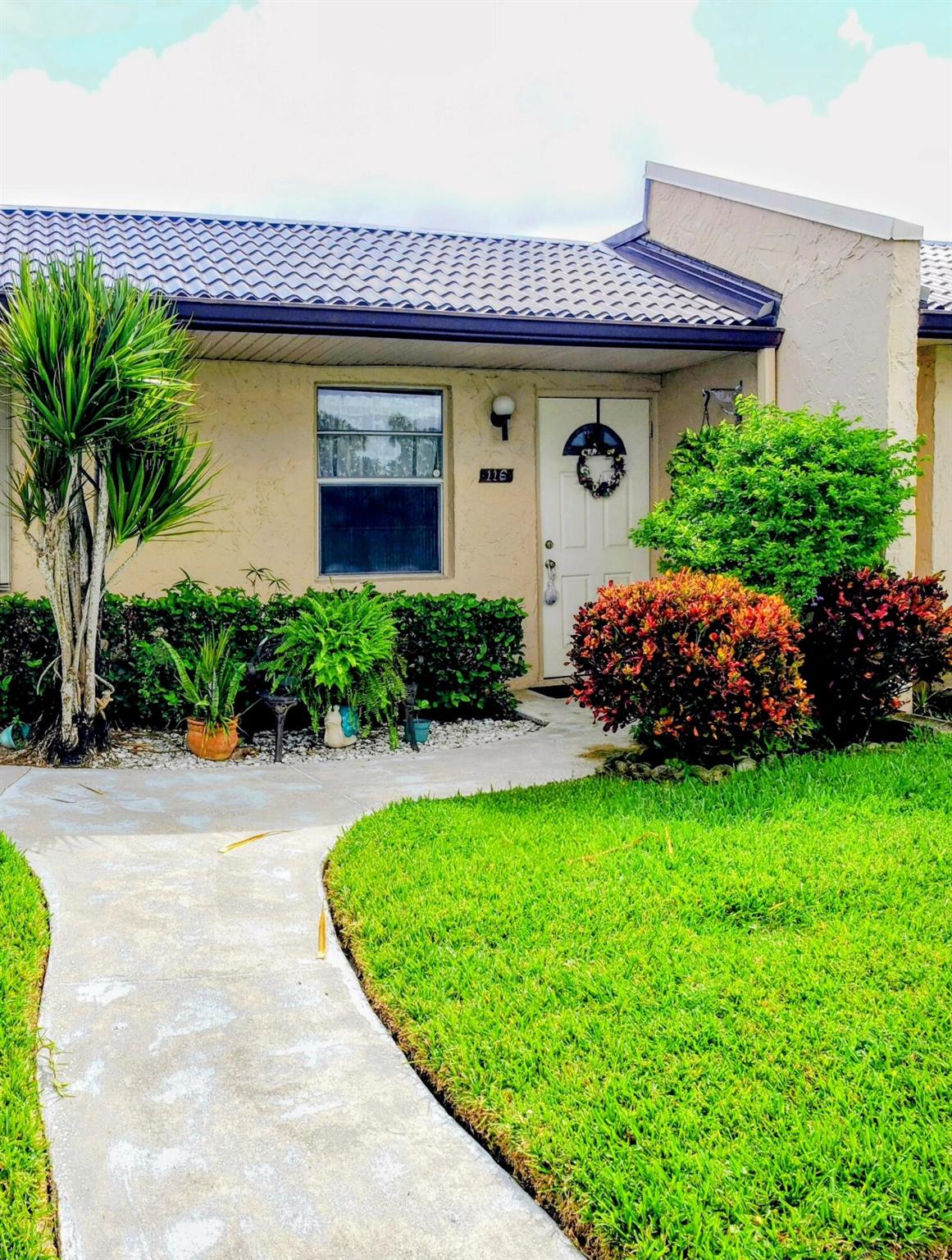 116 Golden Lks Blvd