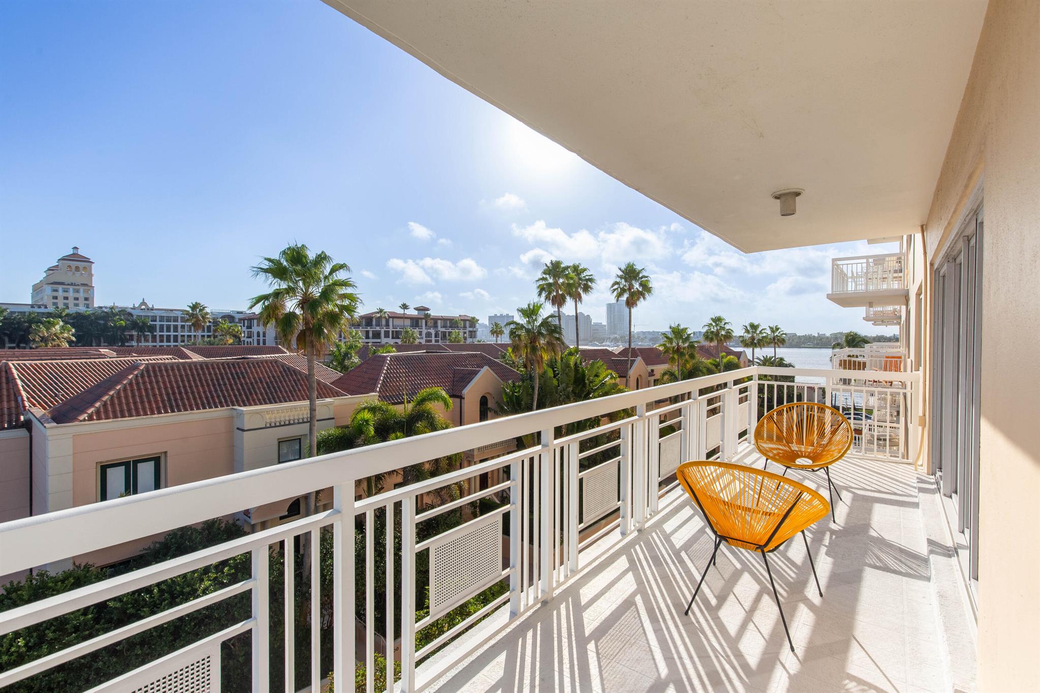 250 Bradley Pl #502