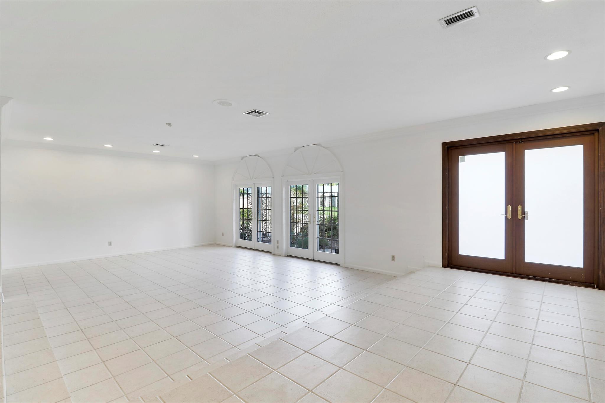 3040 NE 40th St Fort Lauderdale, FL 33308