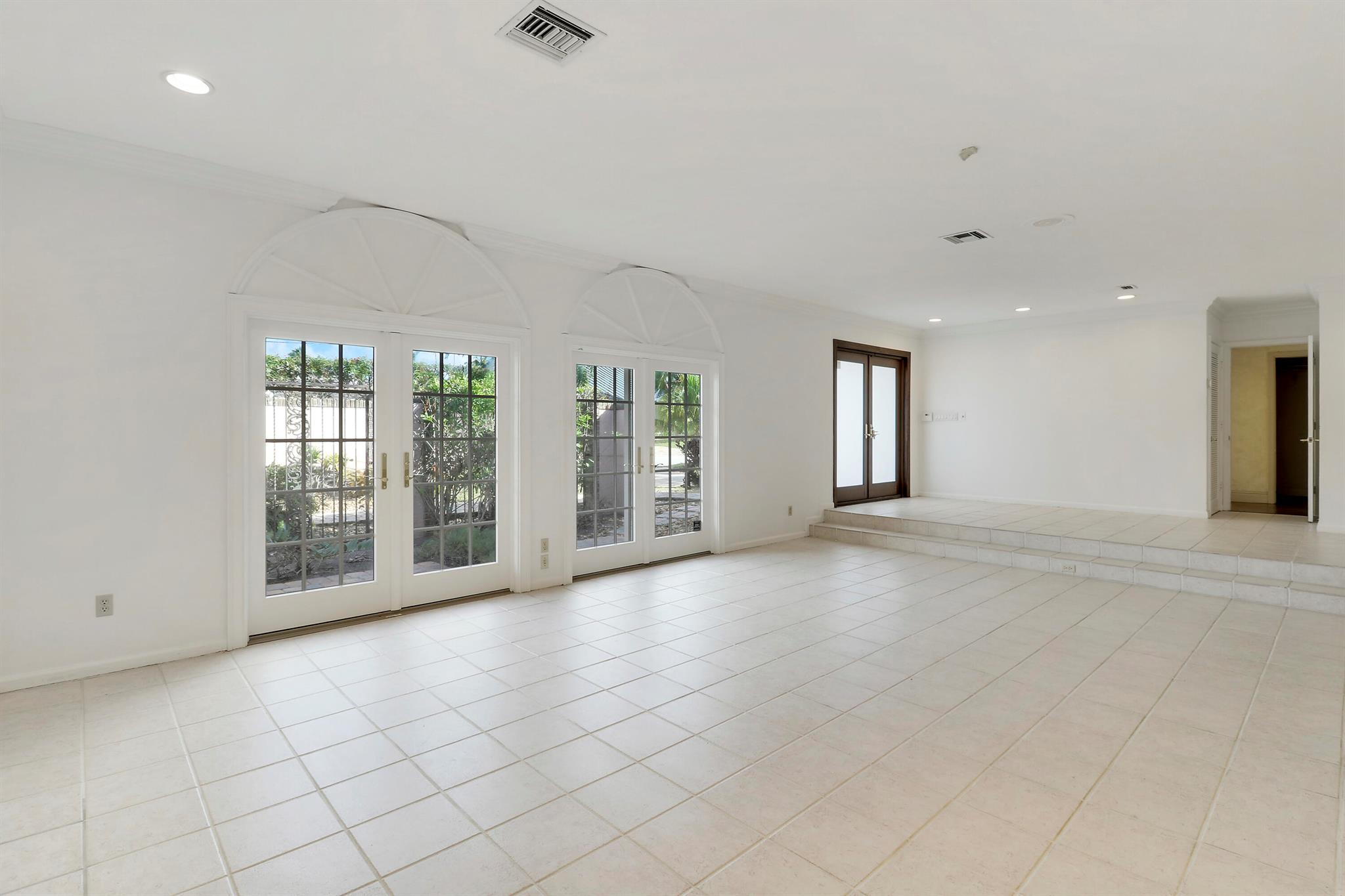 3040 NE 40th St Fort Lauderdale, FL 33308