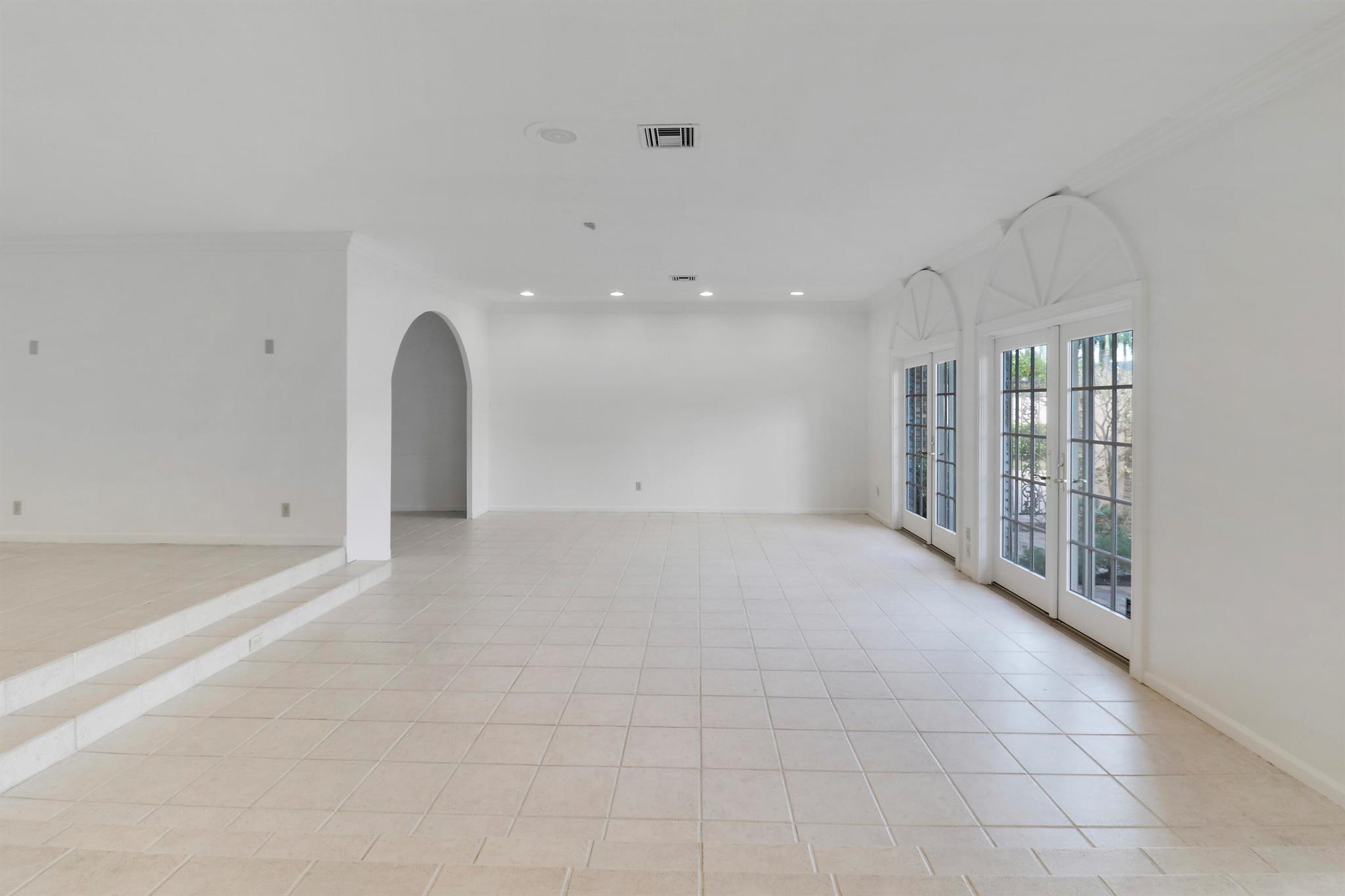 3040 NE 40th St Fort Lauderdale, FL 33308