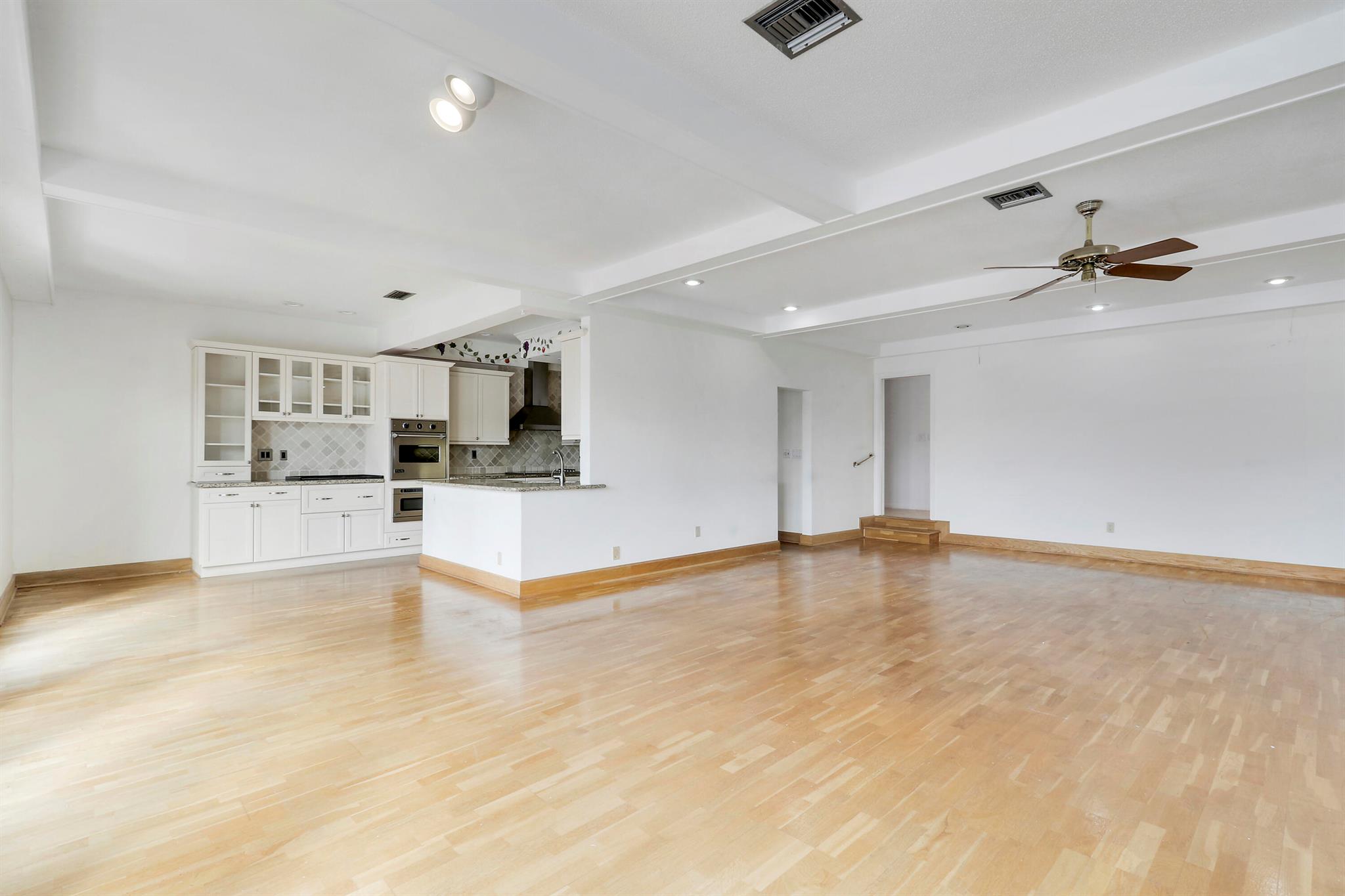 3040 NE 40th St Fort Lauderdale, FL 33308