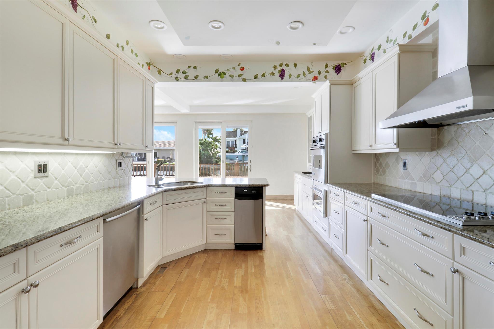 3040 NE 40th St Fort Lauderdale, FL 33308