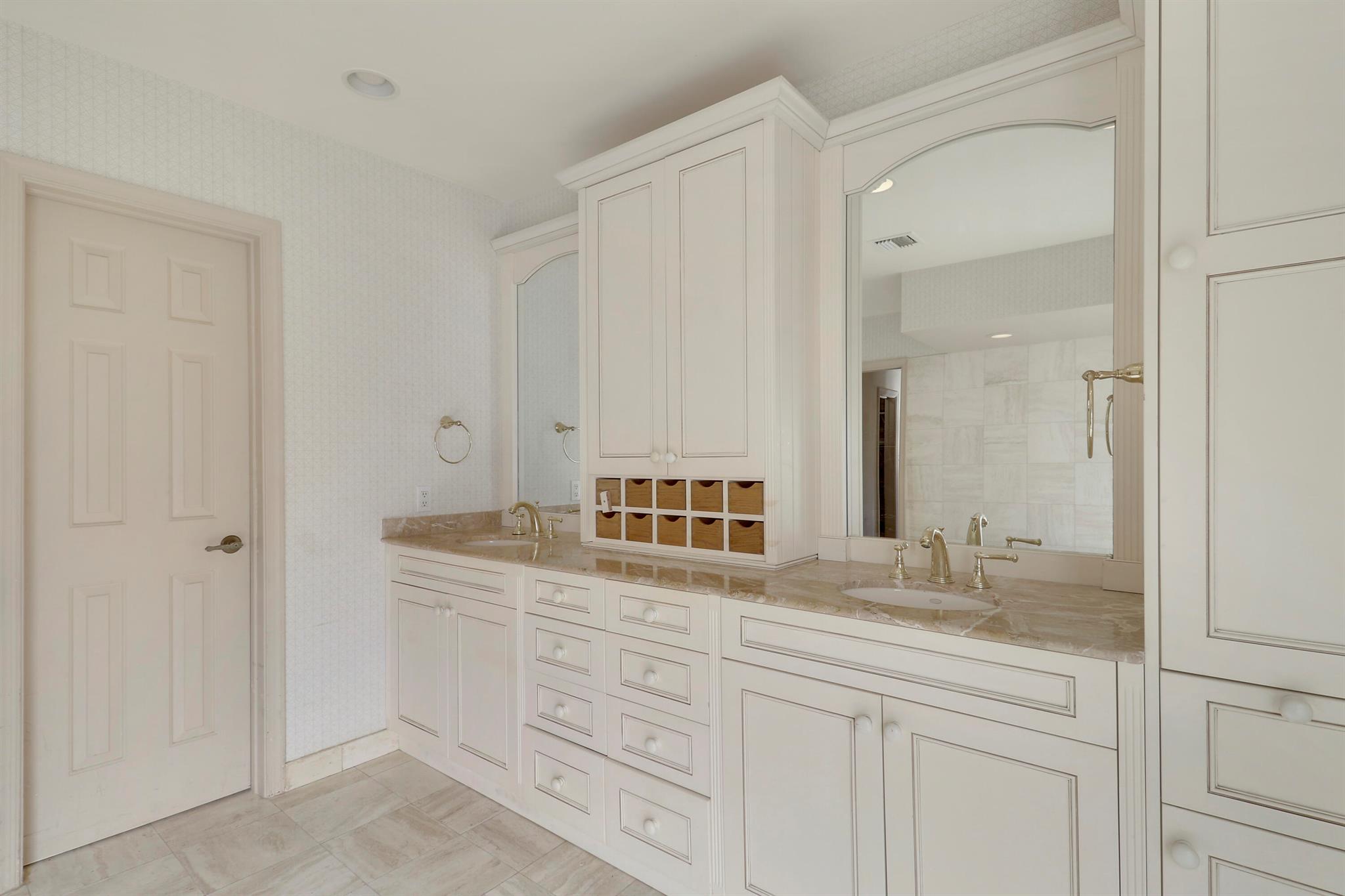 3040 NE 40th St Fort Lauderdale, FL 33308