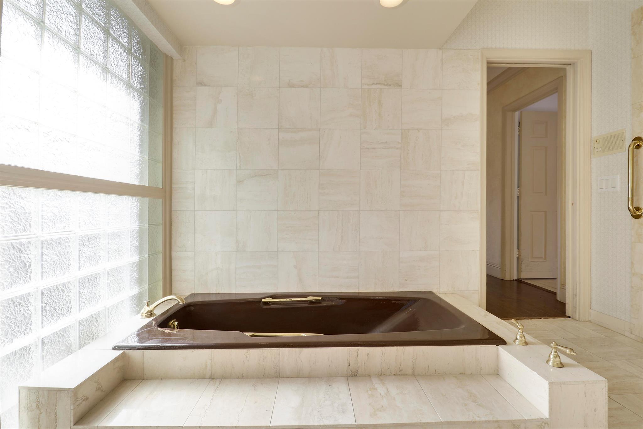 3040 NE 40th St Fort Lauderdale, FL 33308