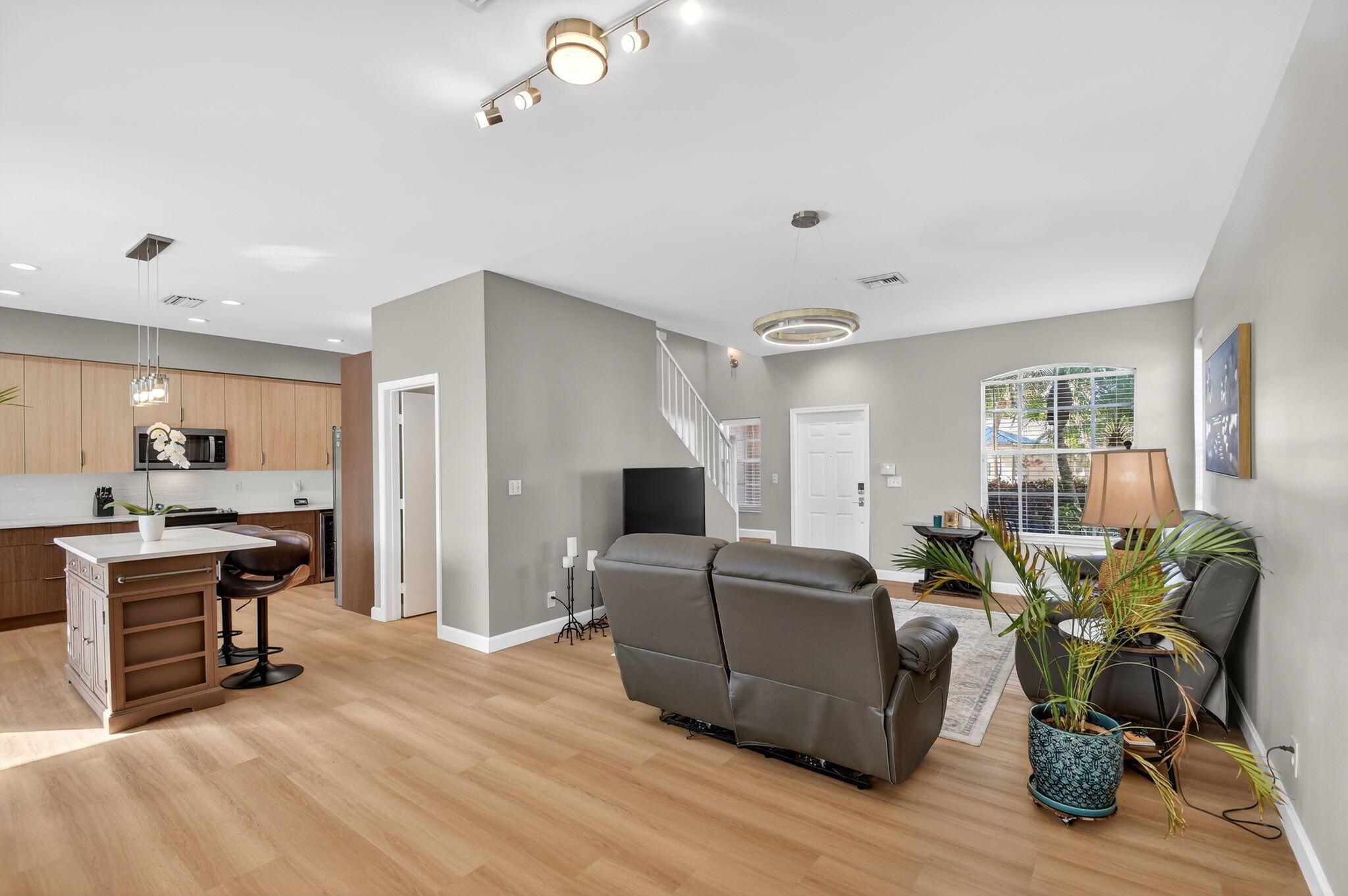 6066 Savannah Way Lake Worth, FL 33463