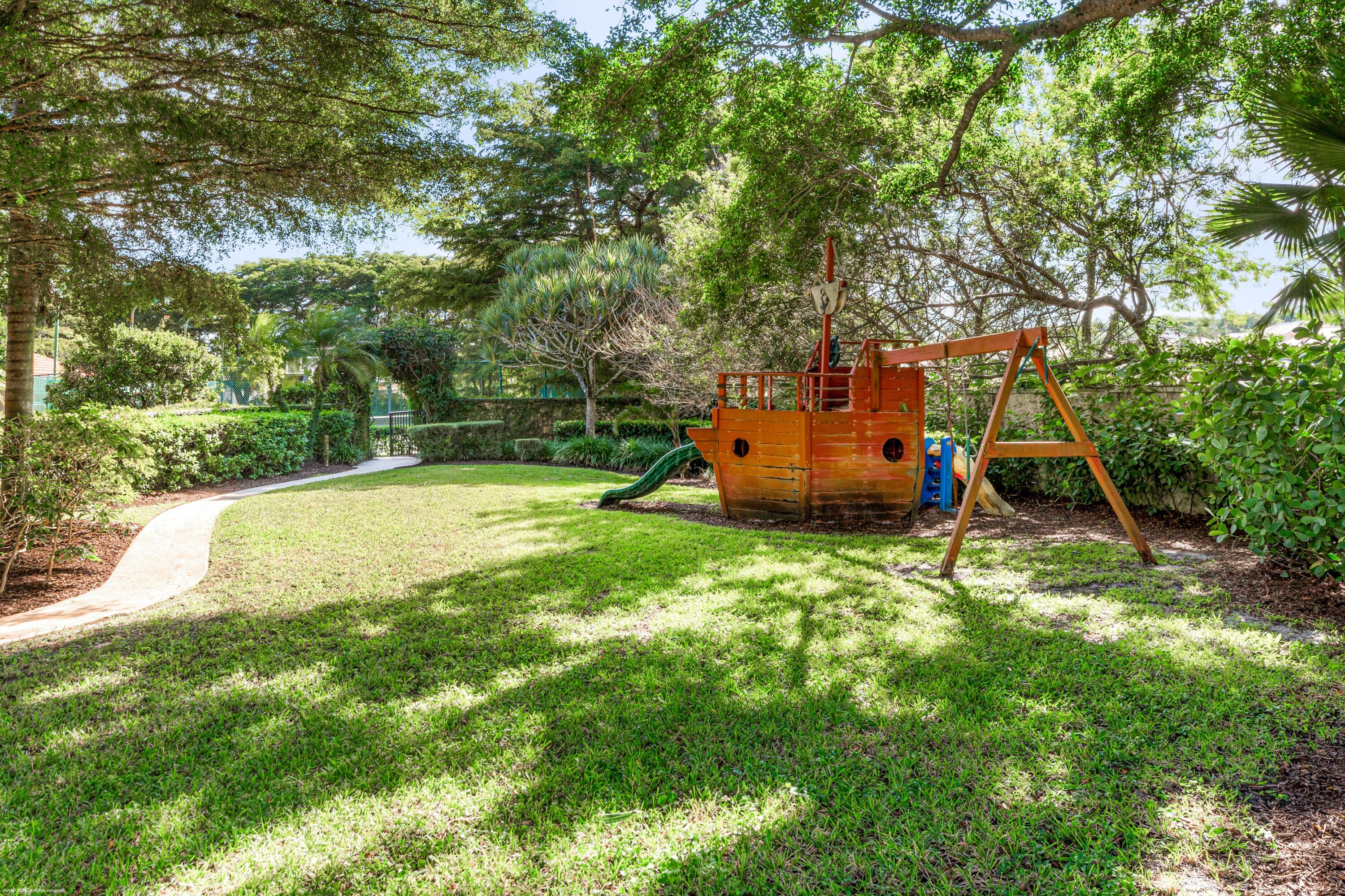 2359 Muir Cir Wellington, FL 33414