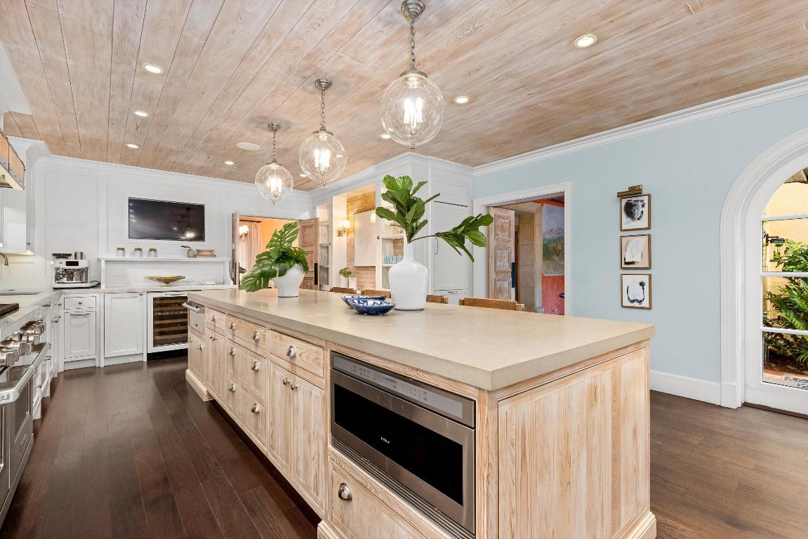 124 Brazilian Palm Beach, FL 33480