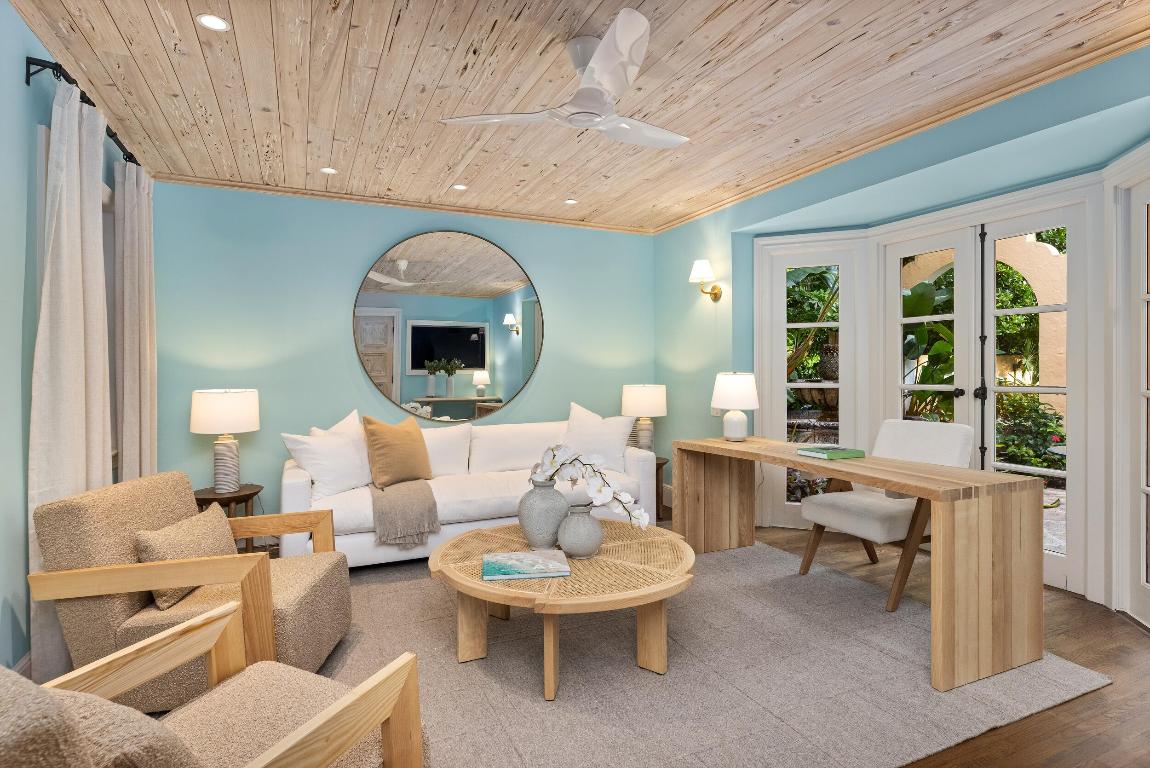 124 Brazilian Palm Beach, FL 33480