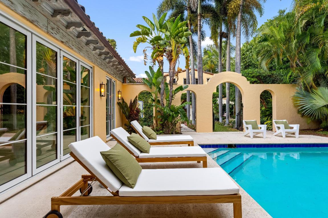 124 Brazilian Palm Beach, FL 33480