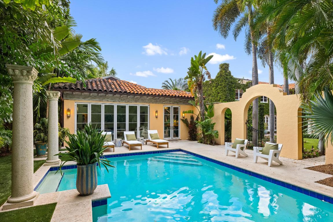 124 Brazilian Palm Beach, FL 33480